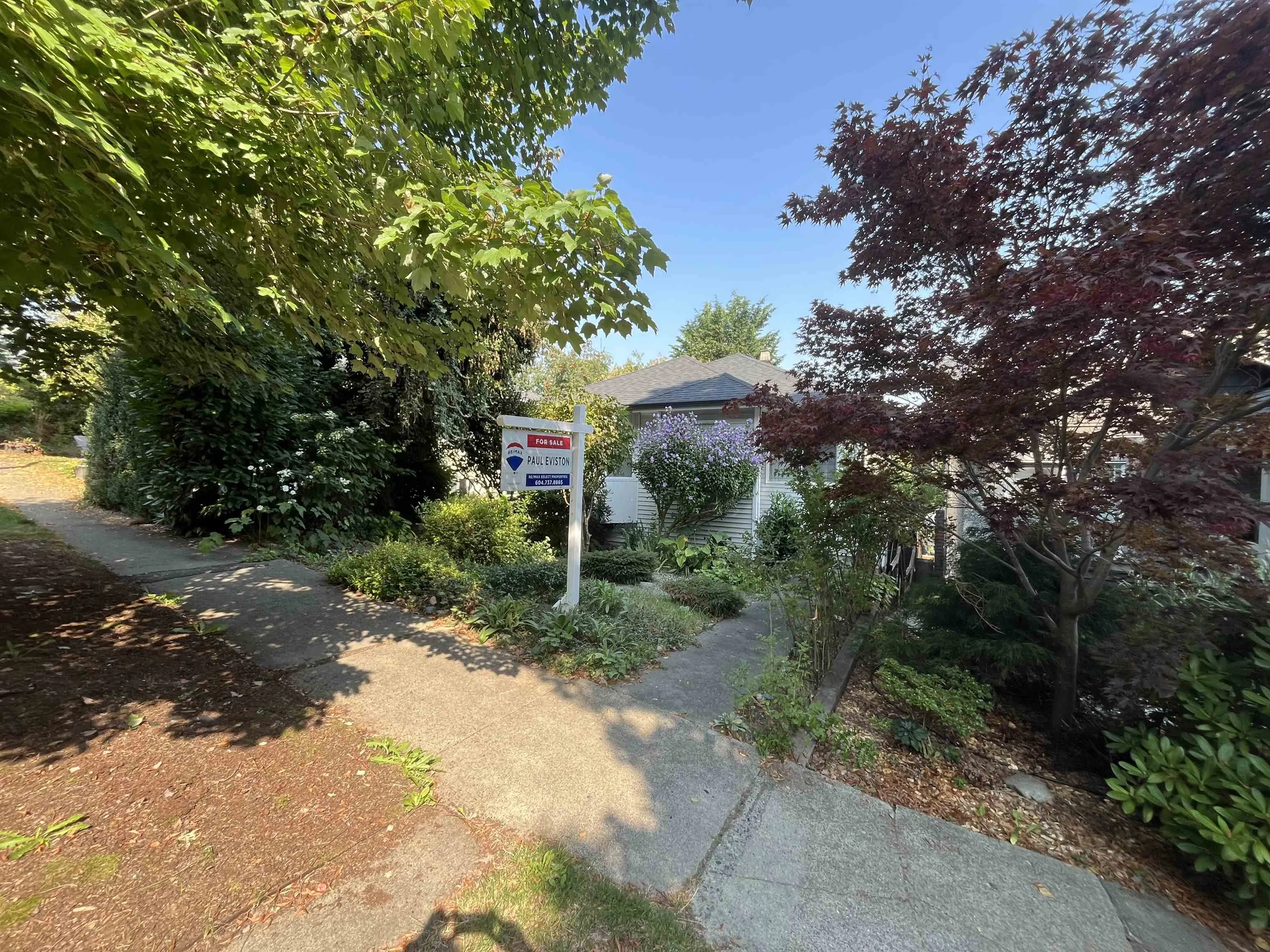 637 W 24th Avenue