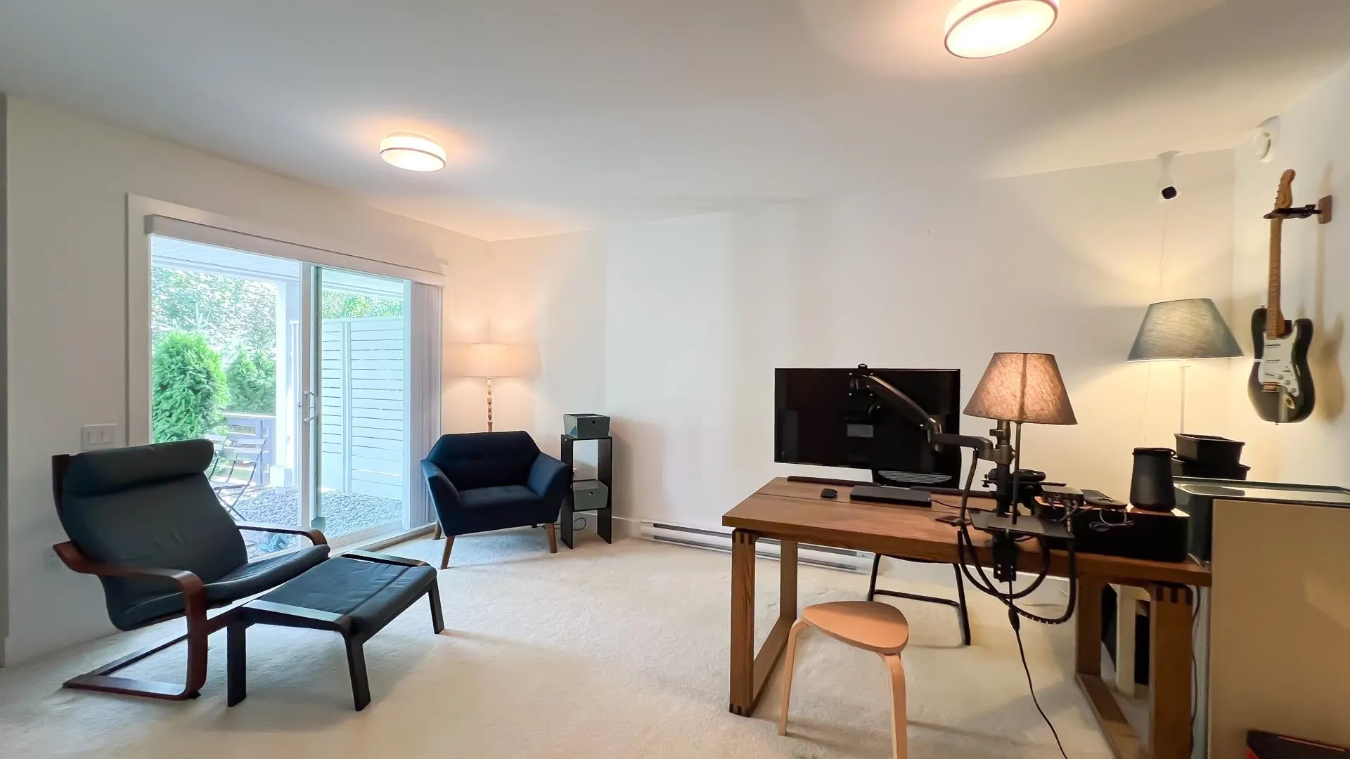 125 4638 Orca Way