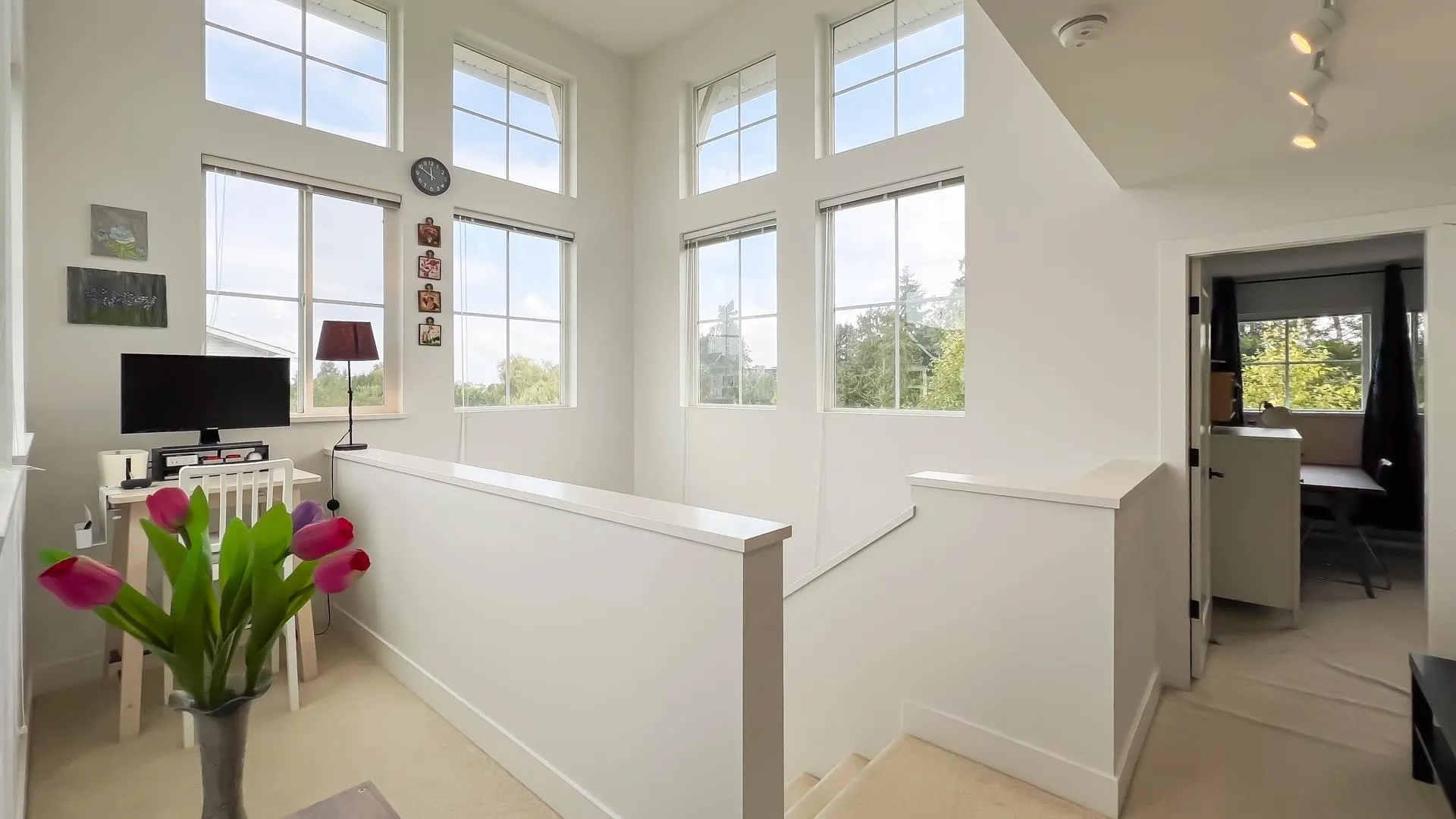 125 4638 Orca Way