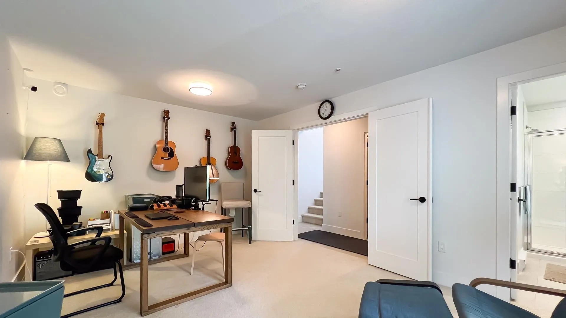 125 4638 Orca Way