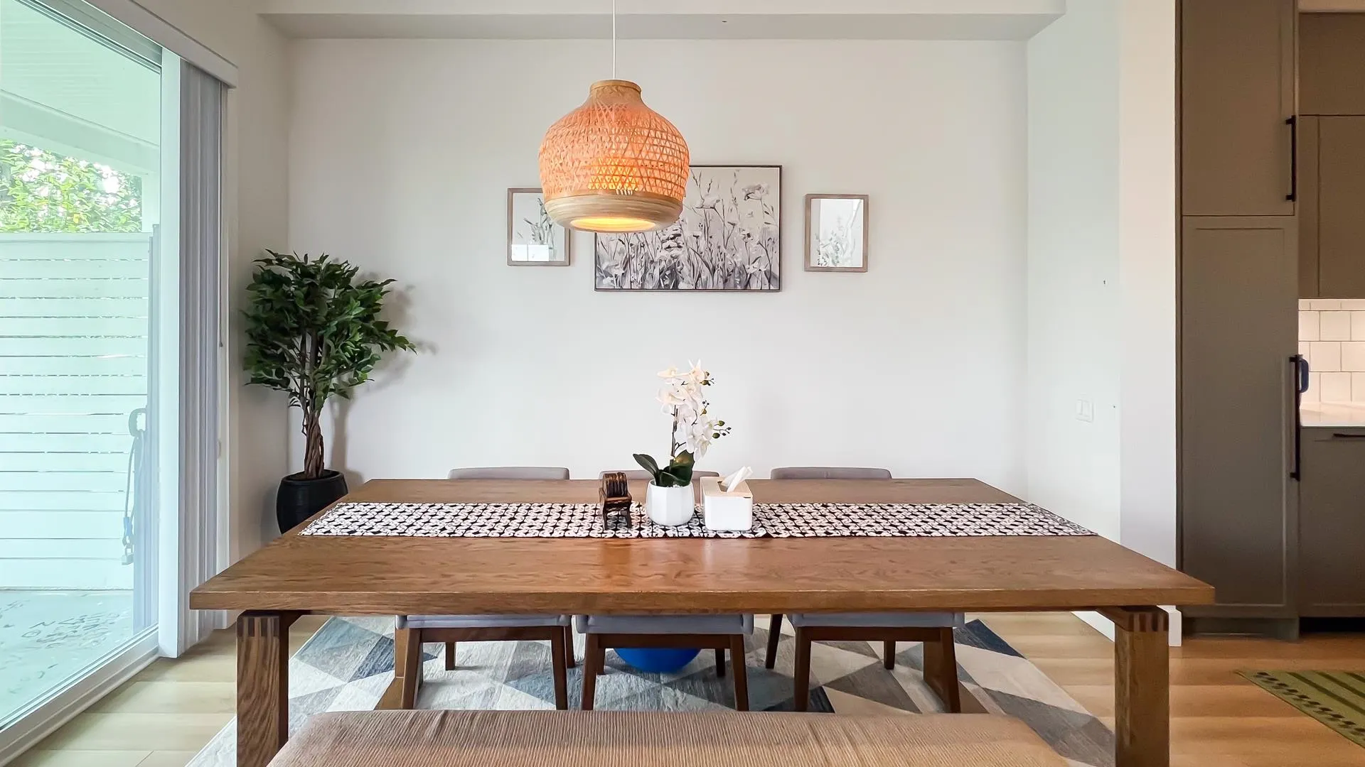 125 4638 Orca Way