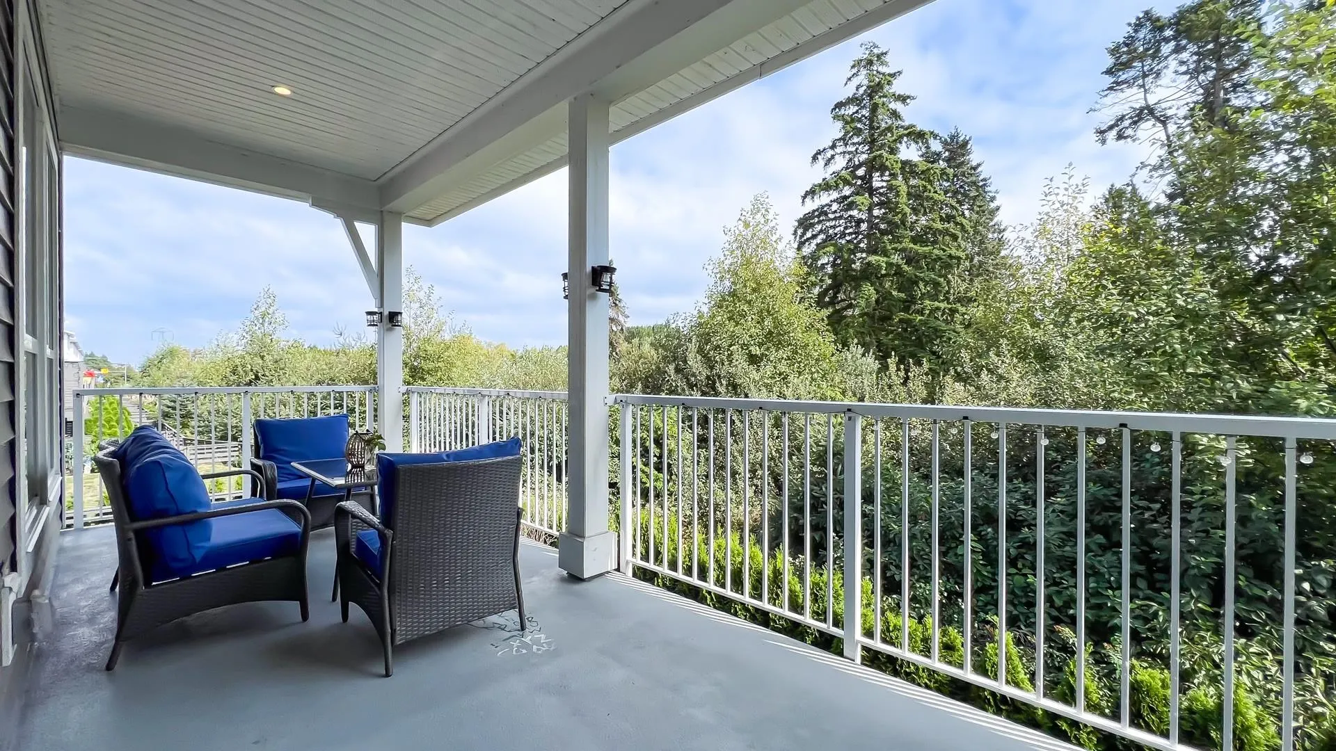 125 4638 Orca Way