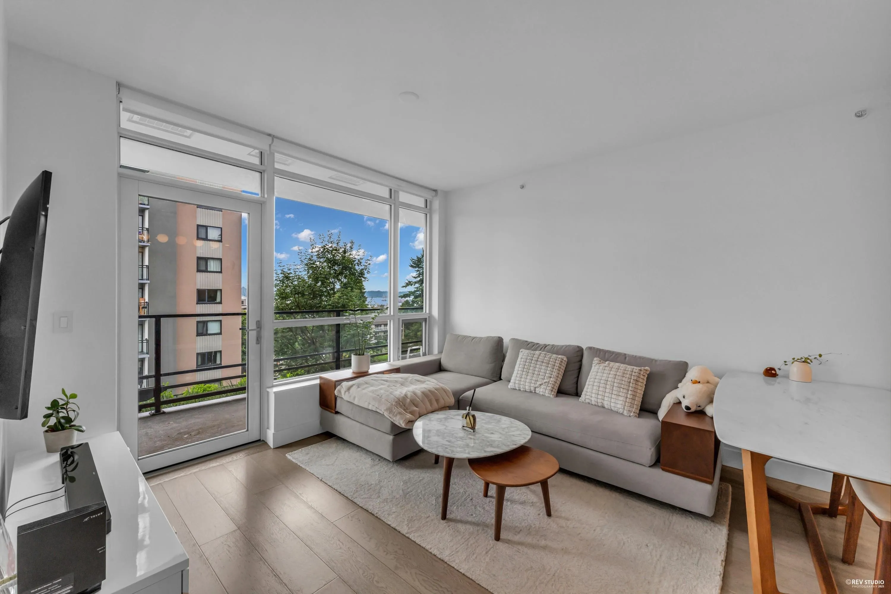 308 177 W 3rd Street
