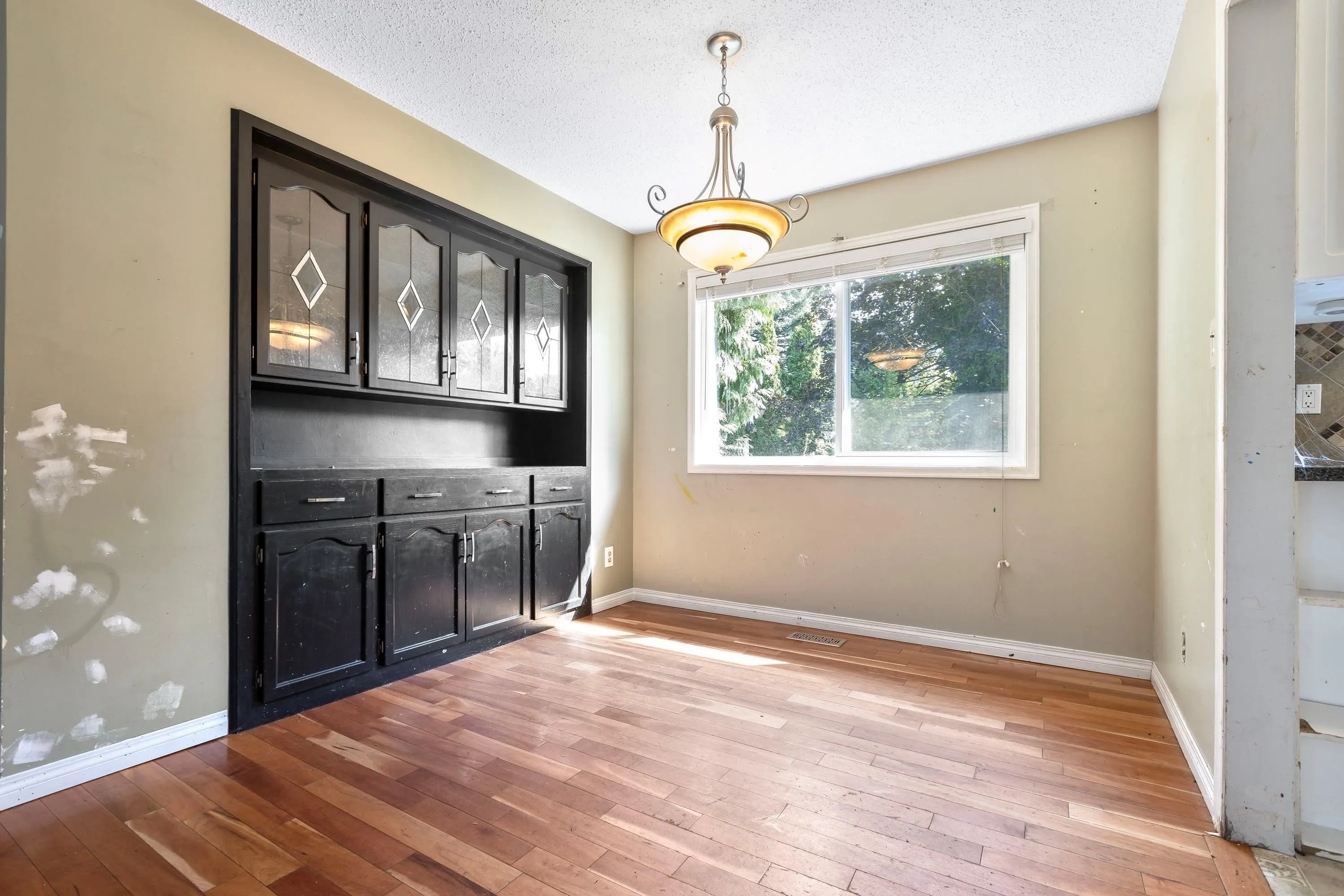 8074 Waxberry Crescent