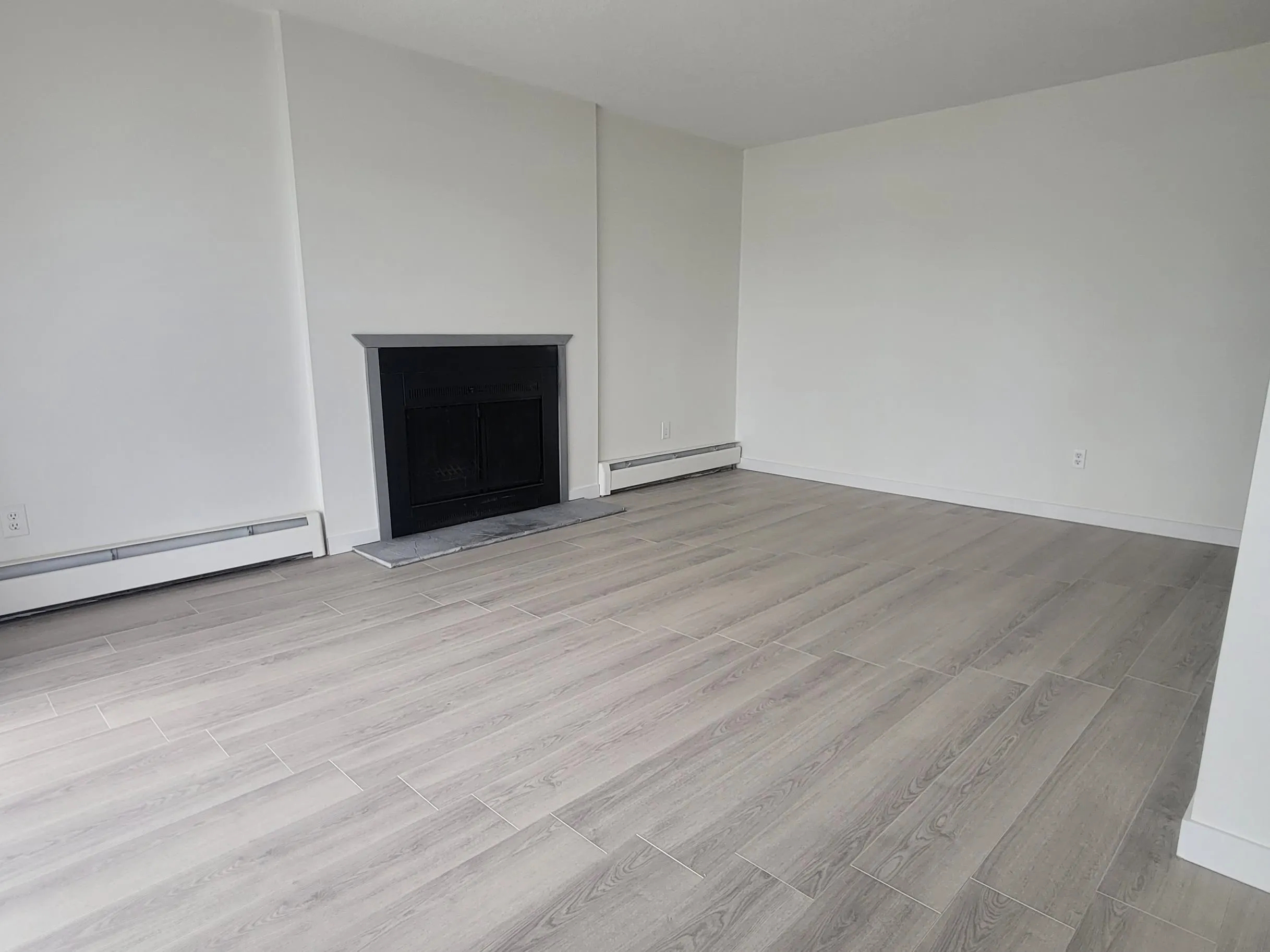 310 45749 Spadina Avenue