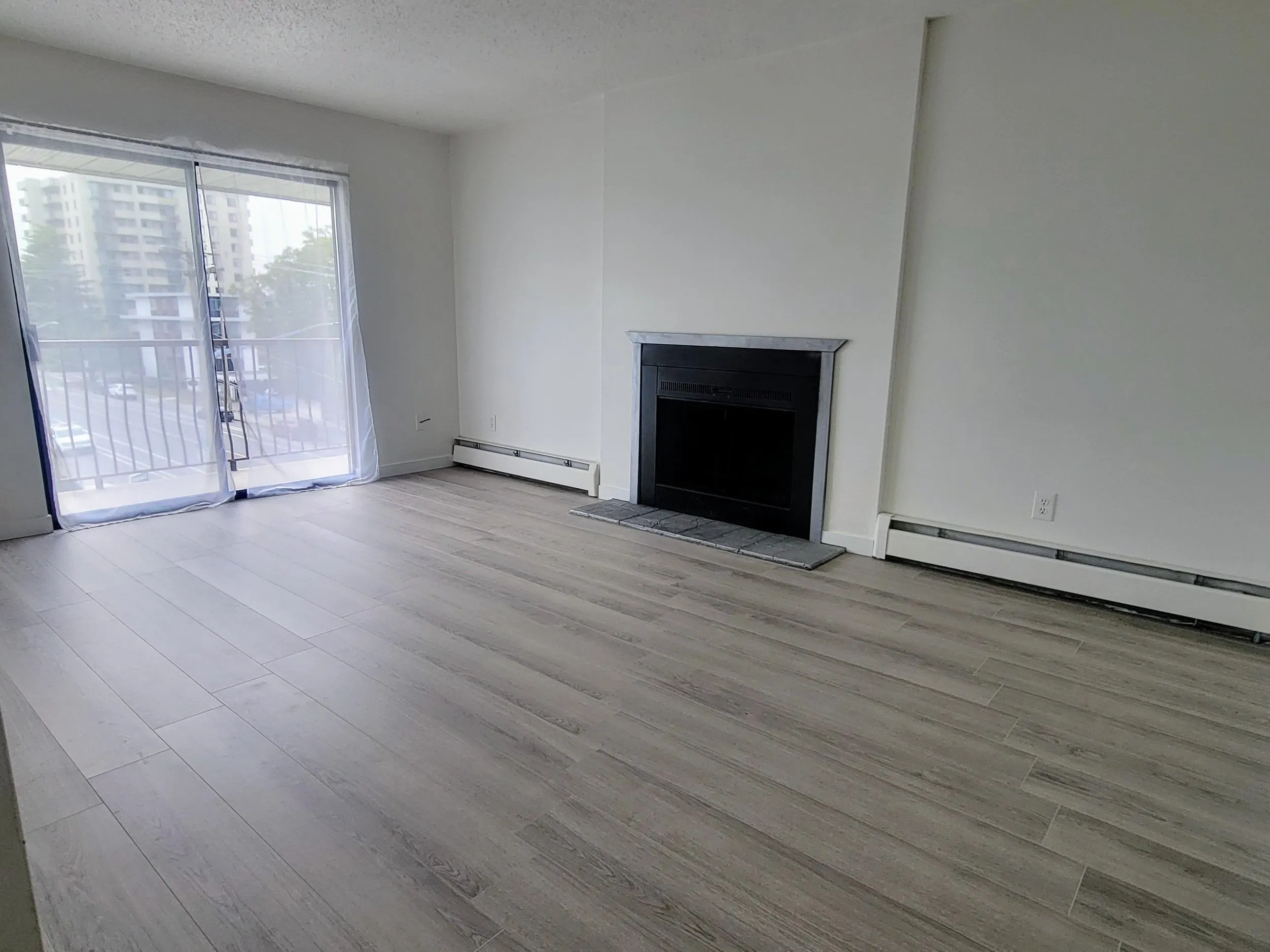310 45749 Spadina Avenue
