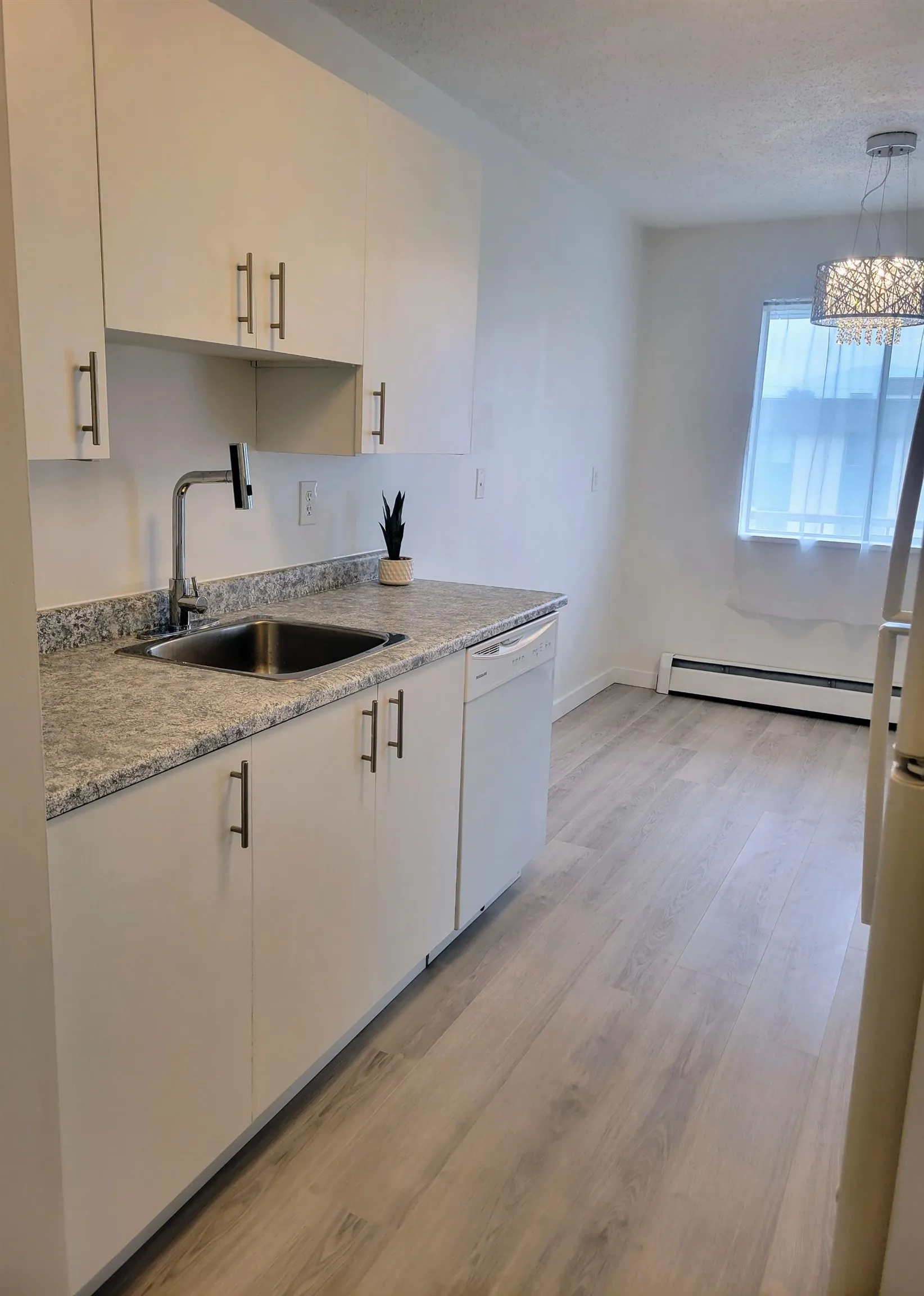 310 45749 Spadina Avenue