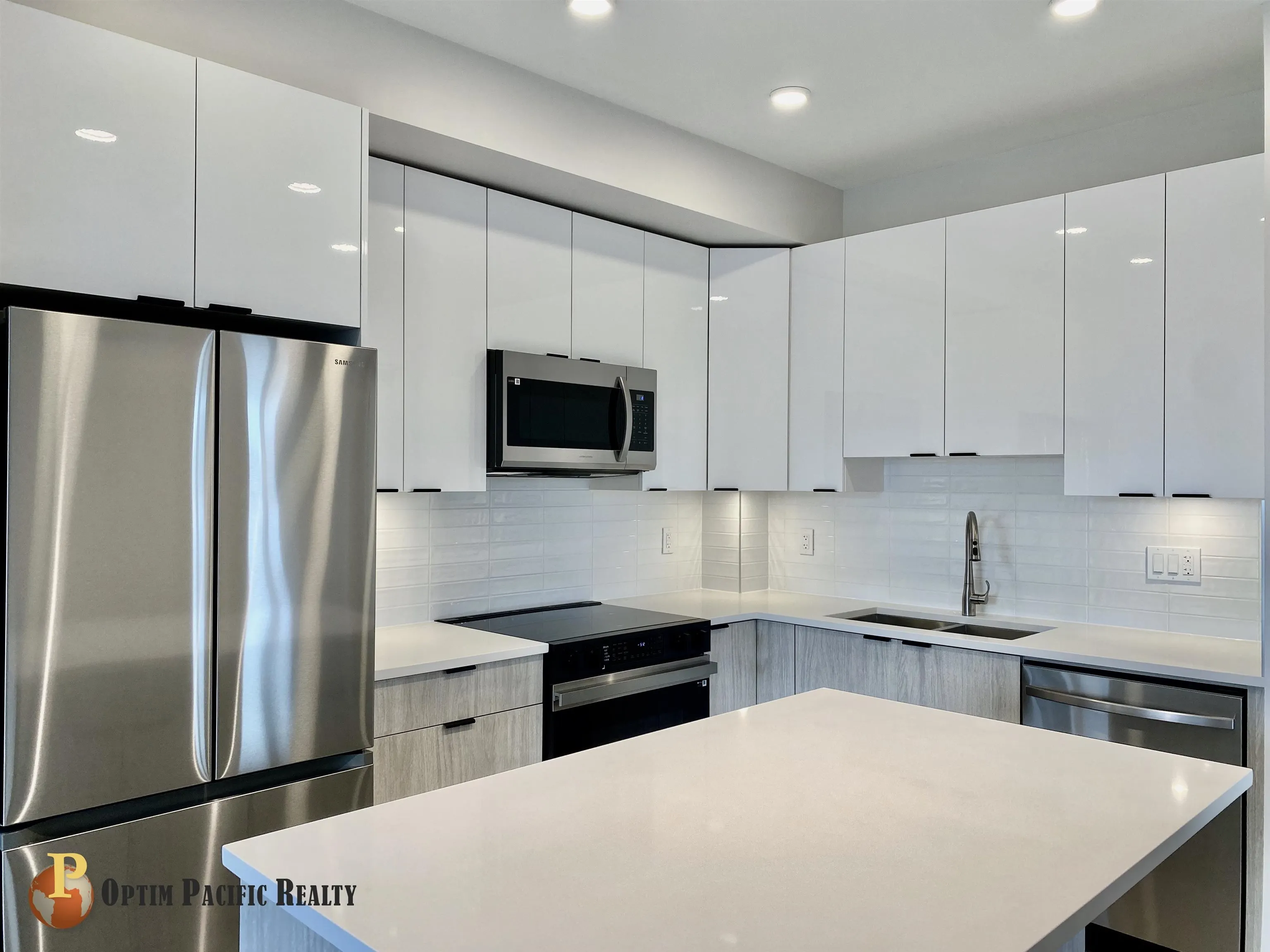 6XX 13458 95 Avenue