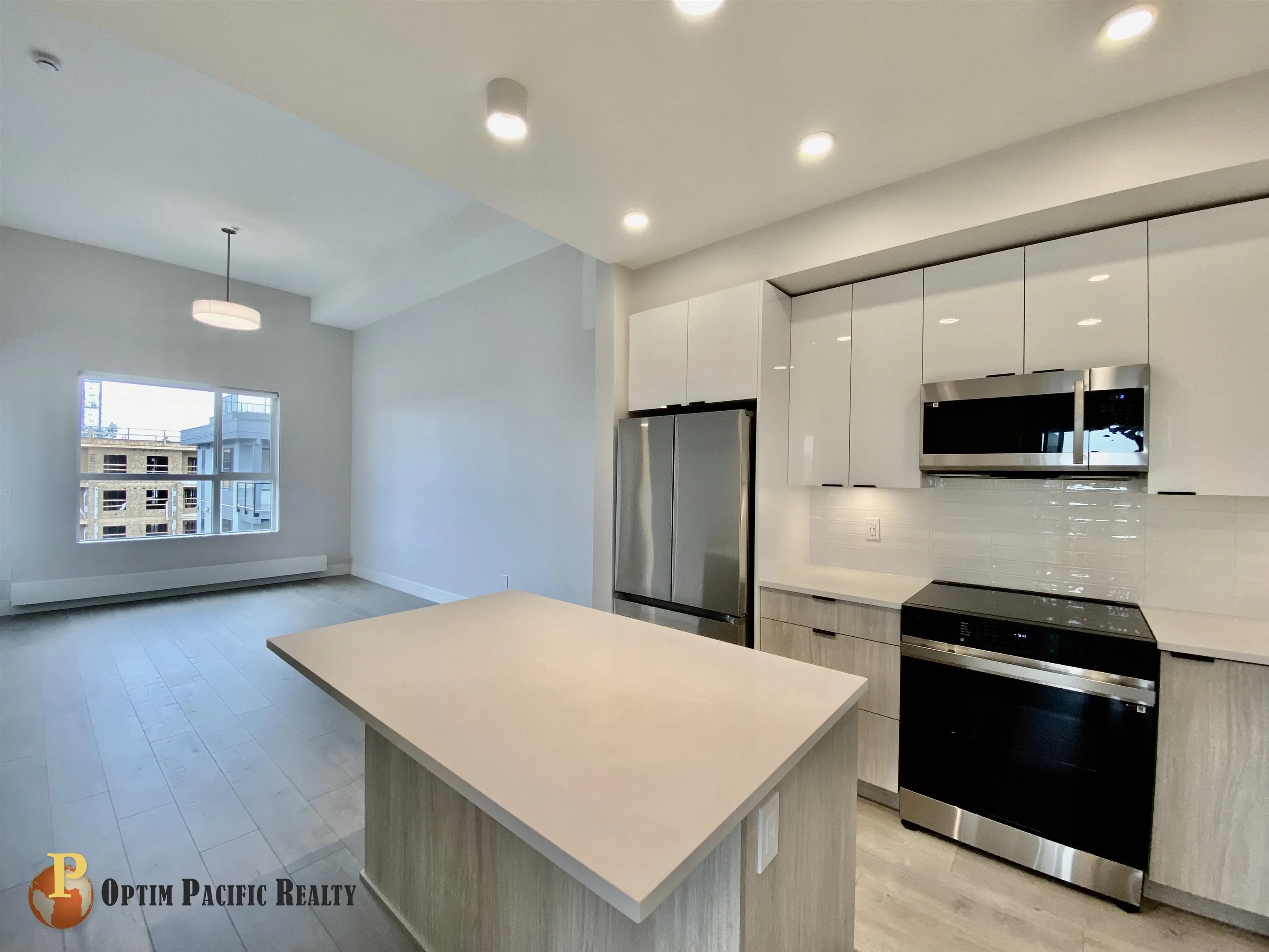 6XX 13458 95 Avenue