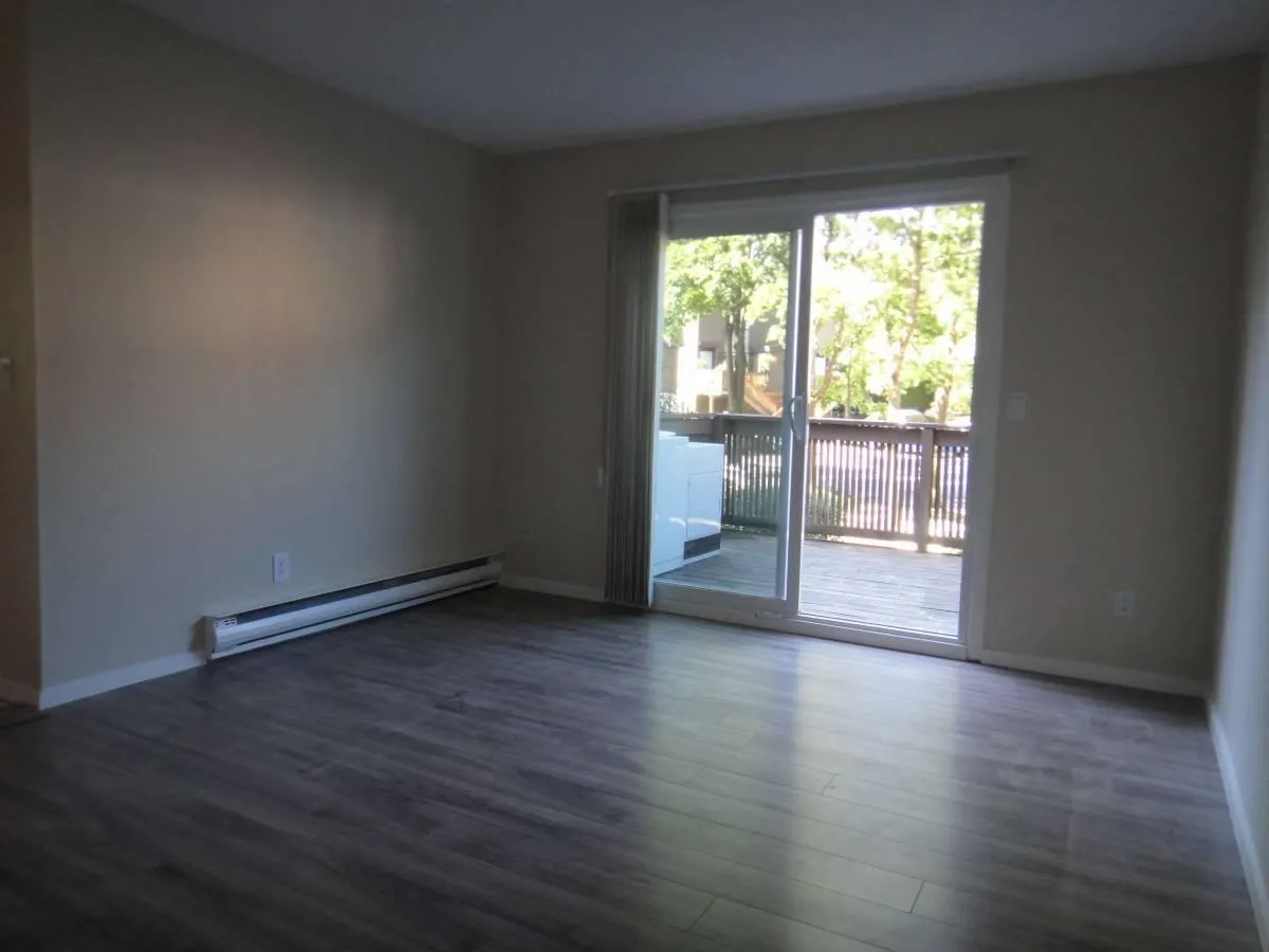 3 315 Highland Way
