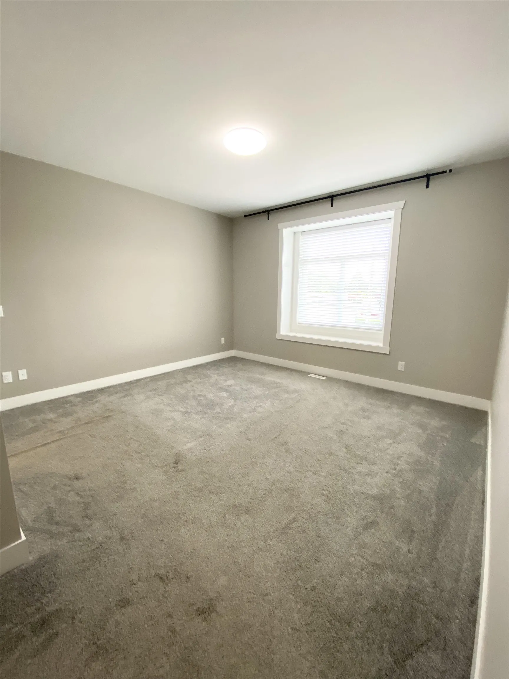 UPPER 9857 Corbould Street