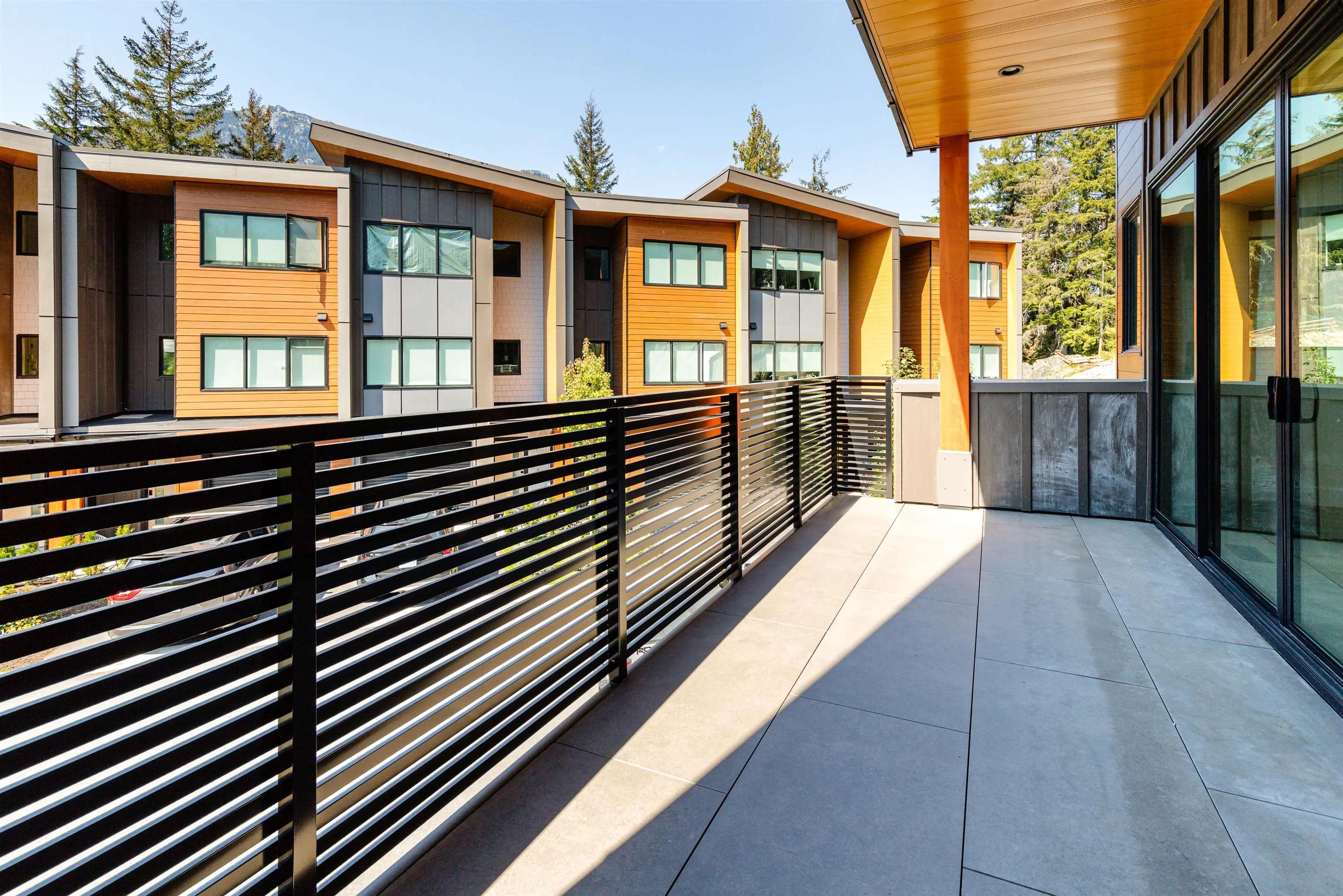 20 2077 Garibaldi Way