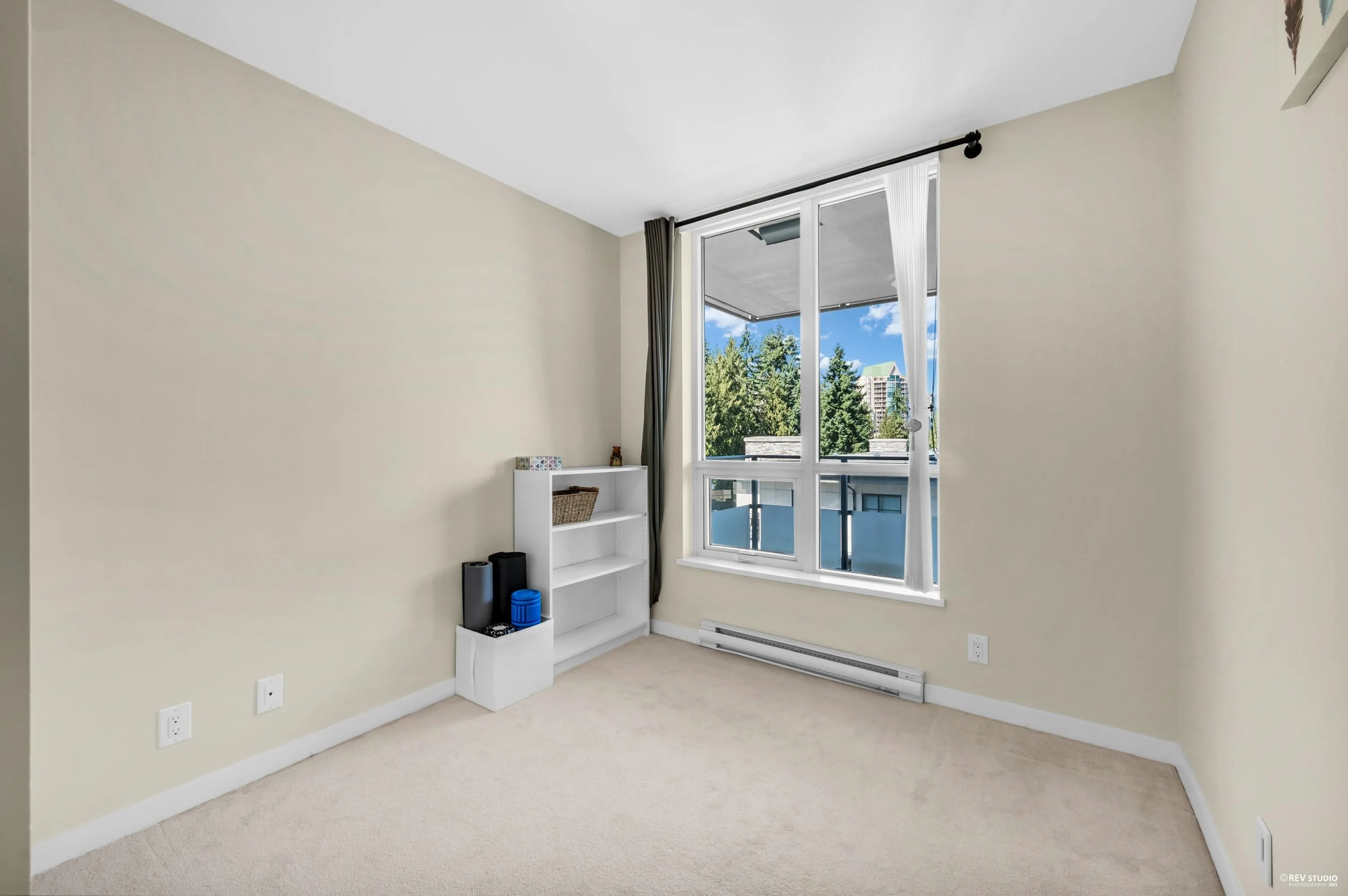 709 3093 Windsor Gate