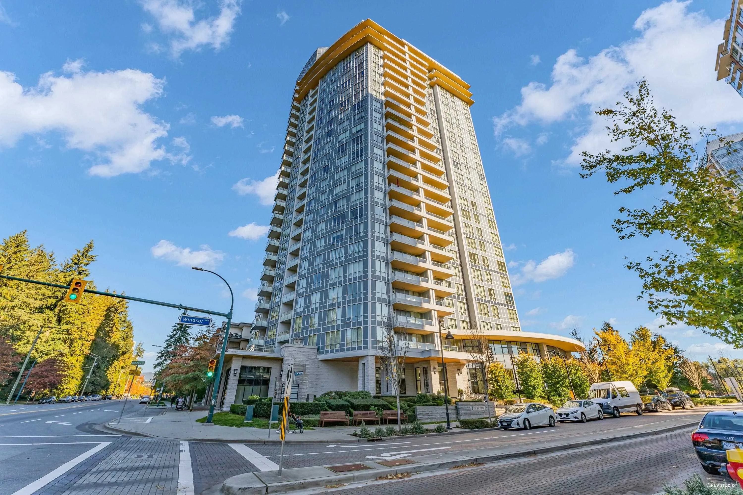 709 3093 Windsor Gate
