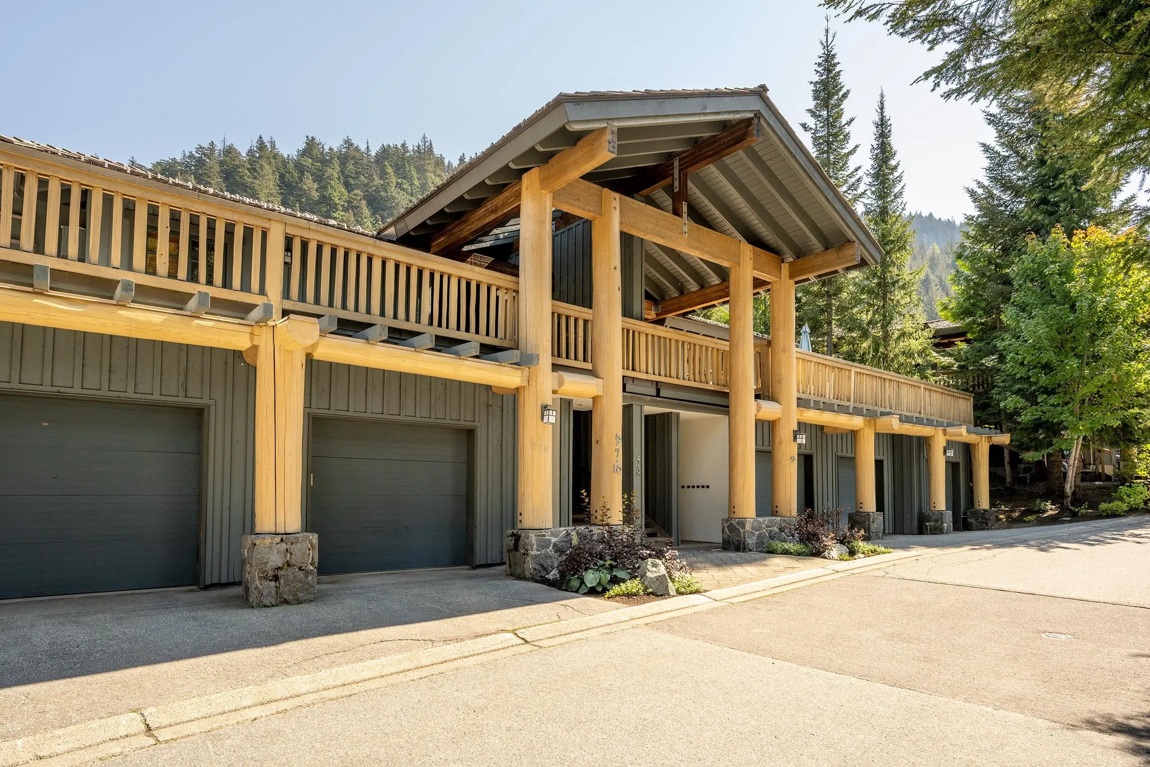 6 2250 Nordic Drive