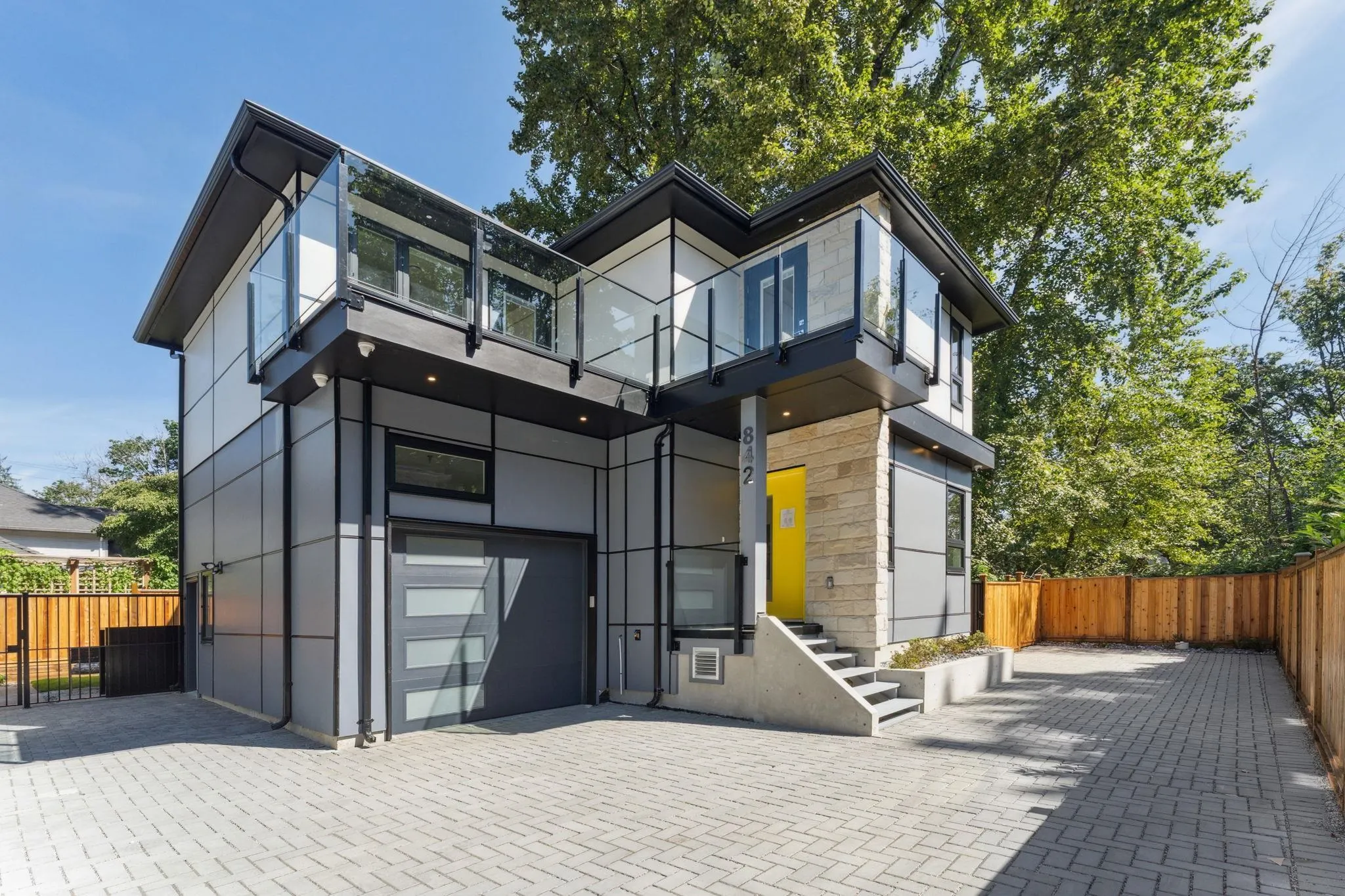 842 St. Denis Avenue