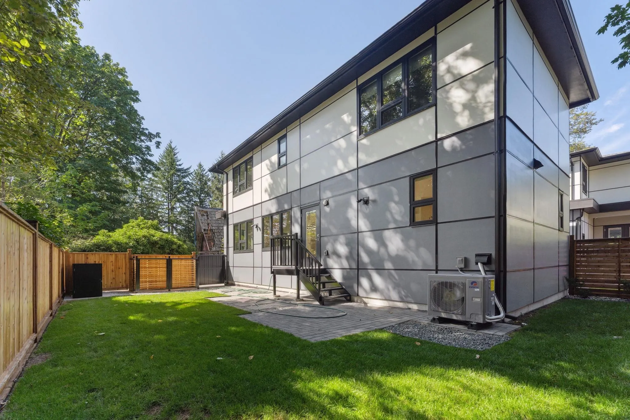 842 St. Denis Avenue
