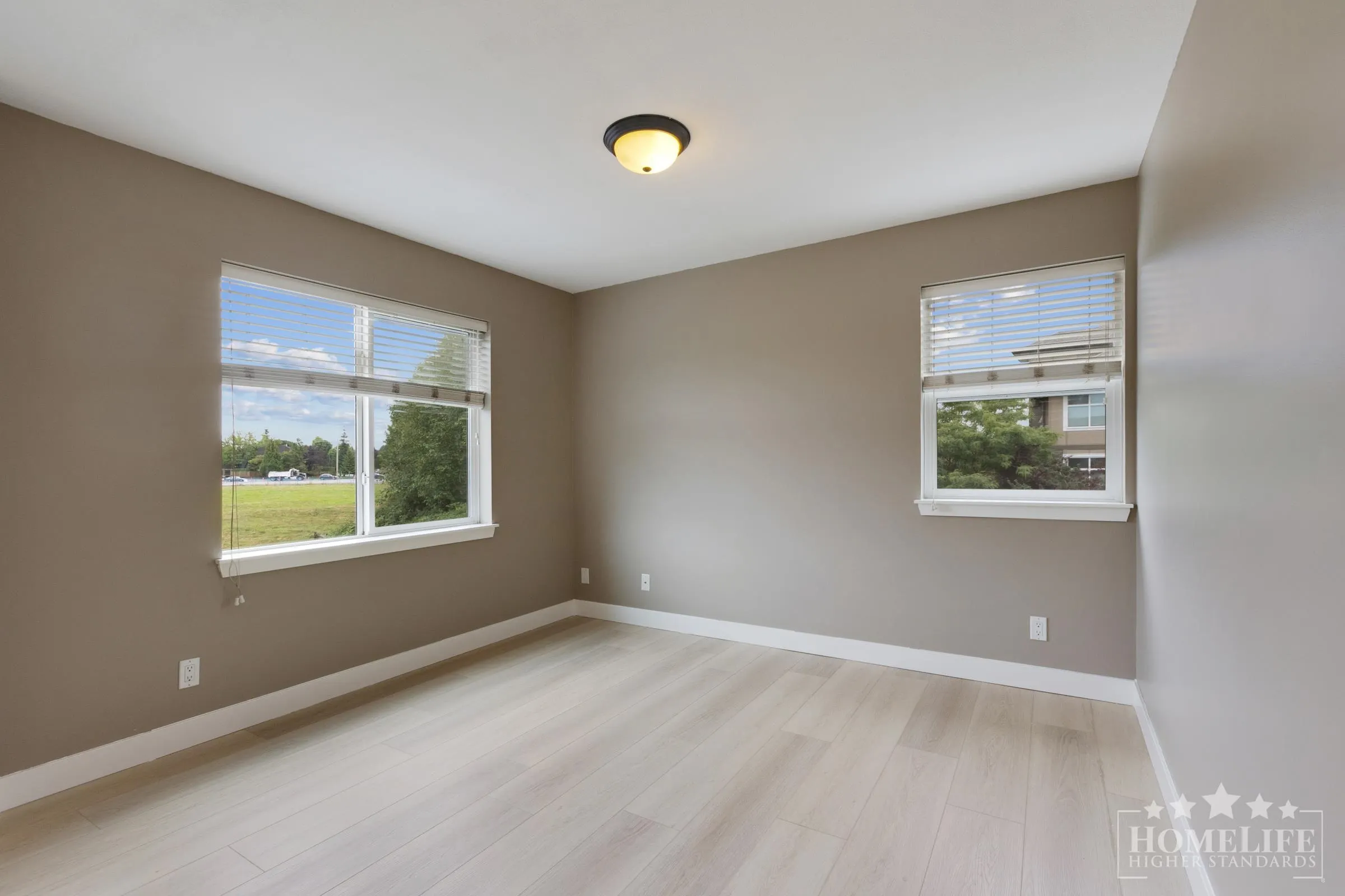 Coach House 18836 67a Avenue