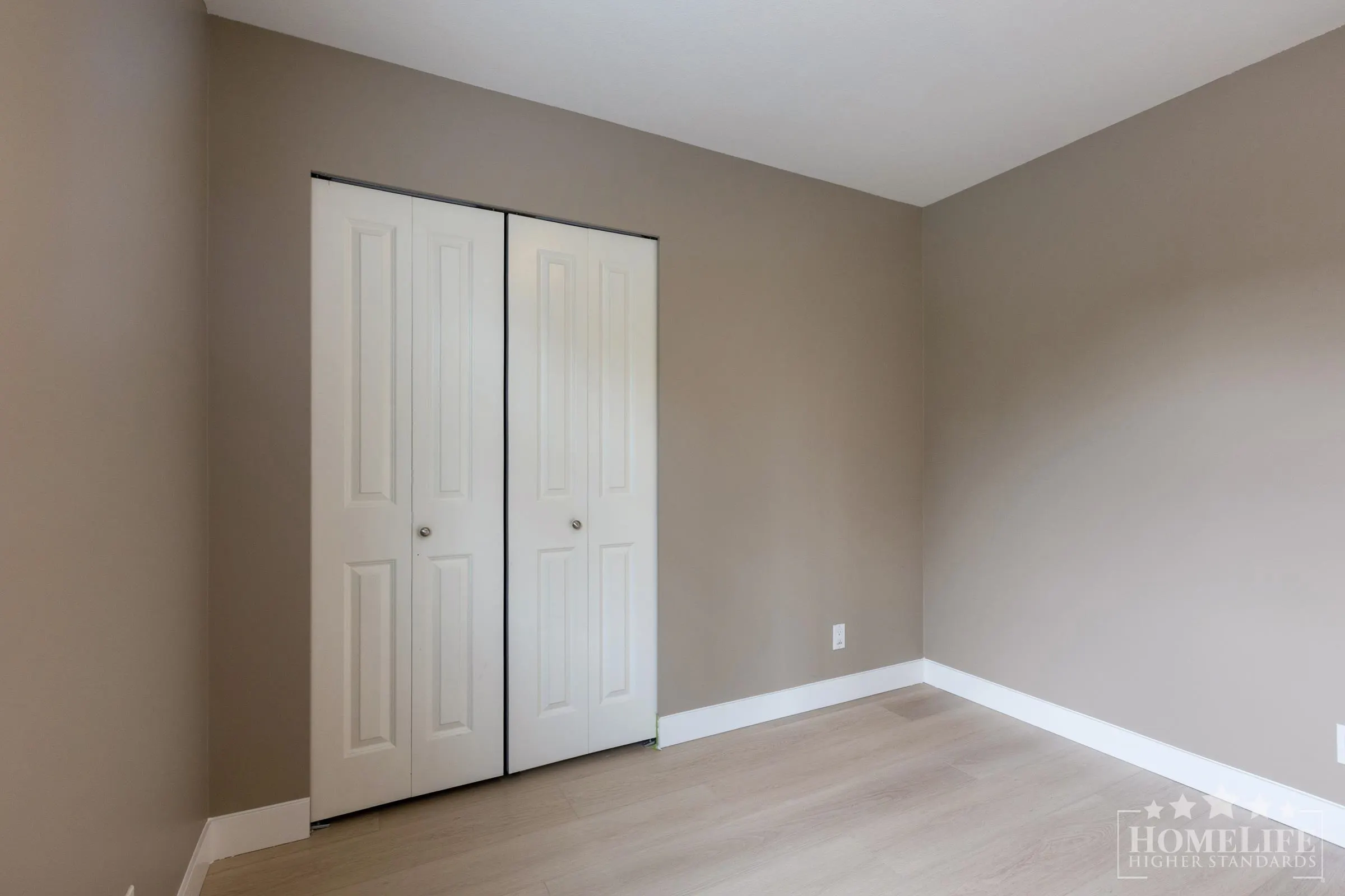 Coach House 18836 67a Avenue
