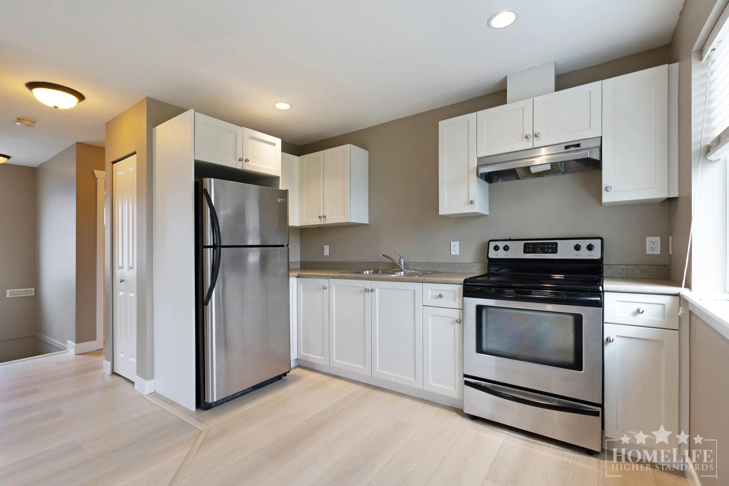 Coach House 18836 67a Avenue