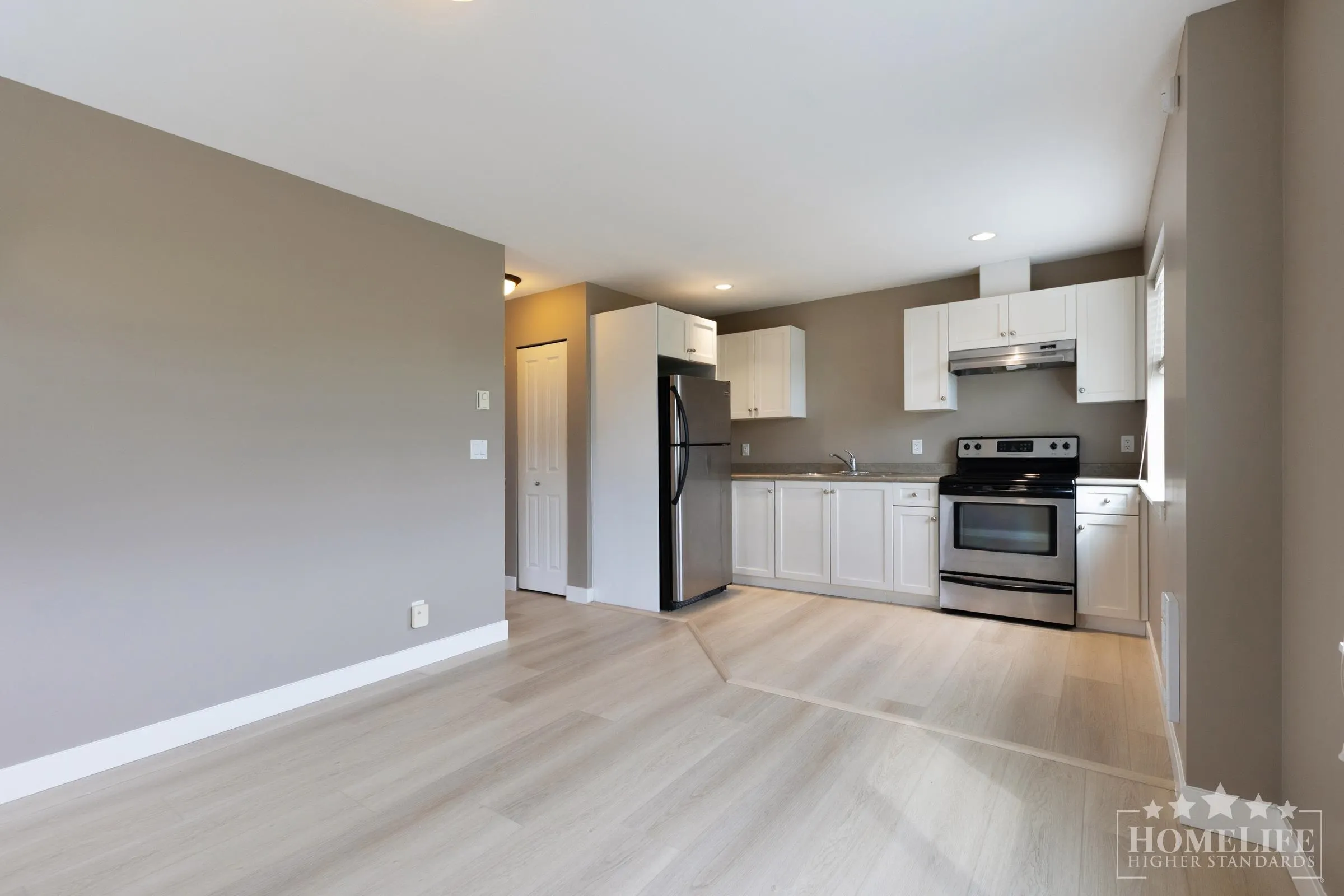Coach House 18836 67a Avenue