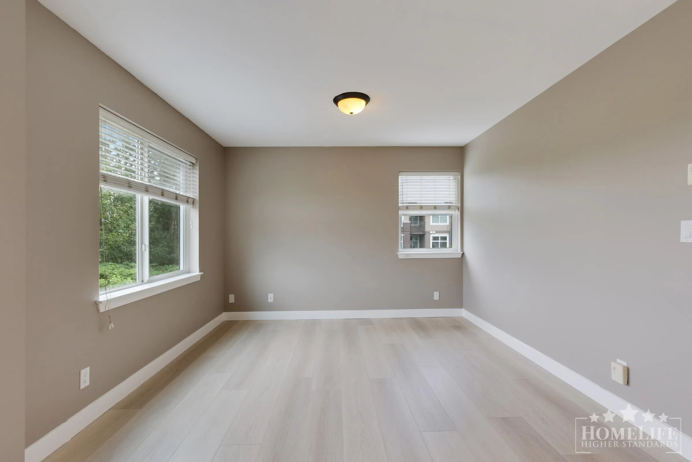 Coach House 18836 67a Avenue