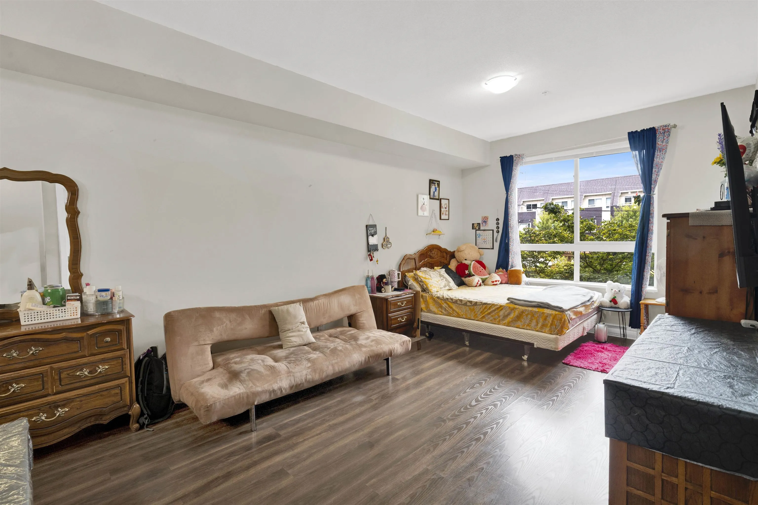 212 222 12040 Street