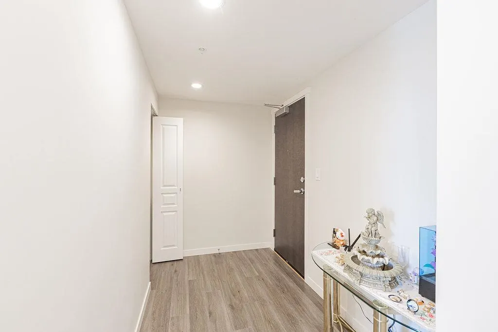 803 3100 Windsor Gate