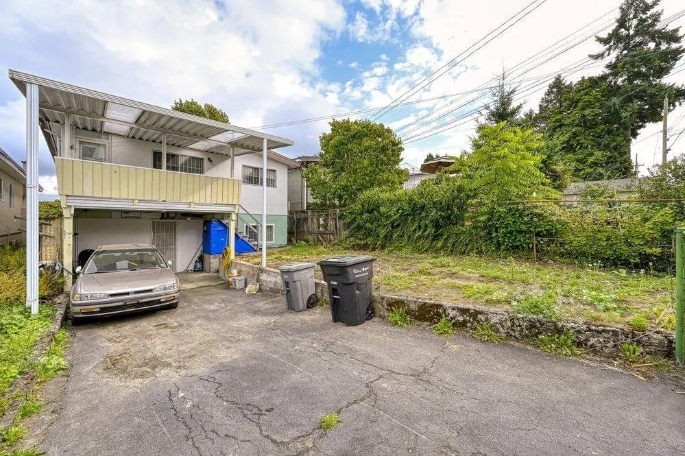 3470 Dundas Street