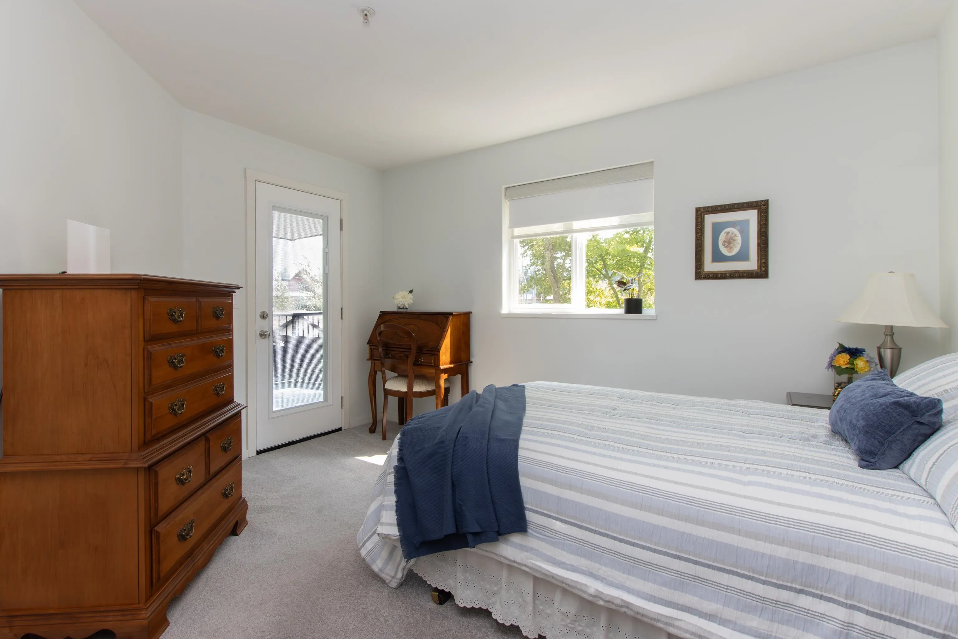 C211 40140 Willow Crescent
