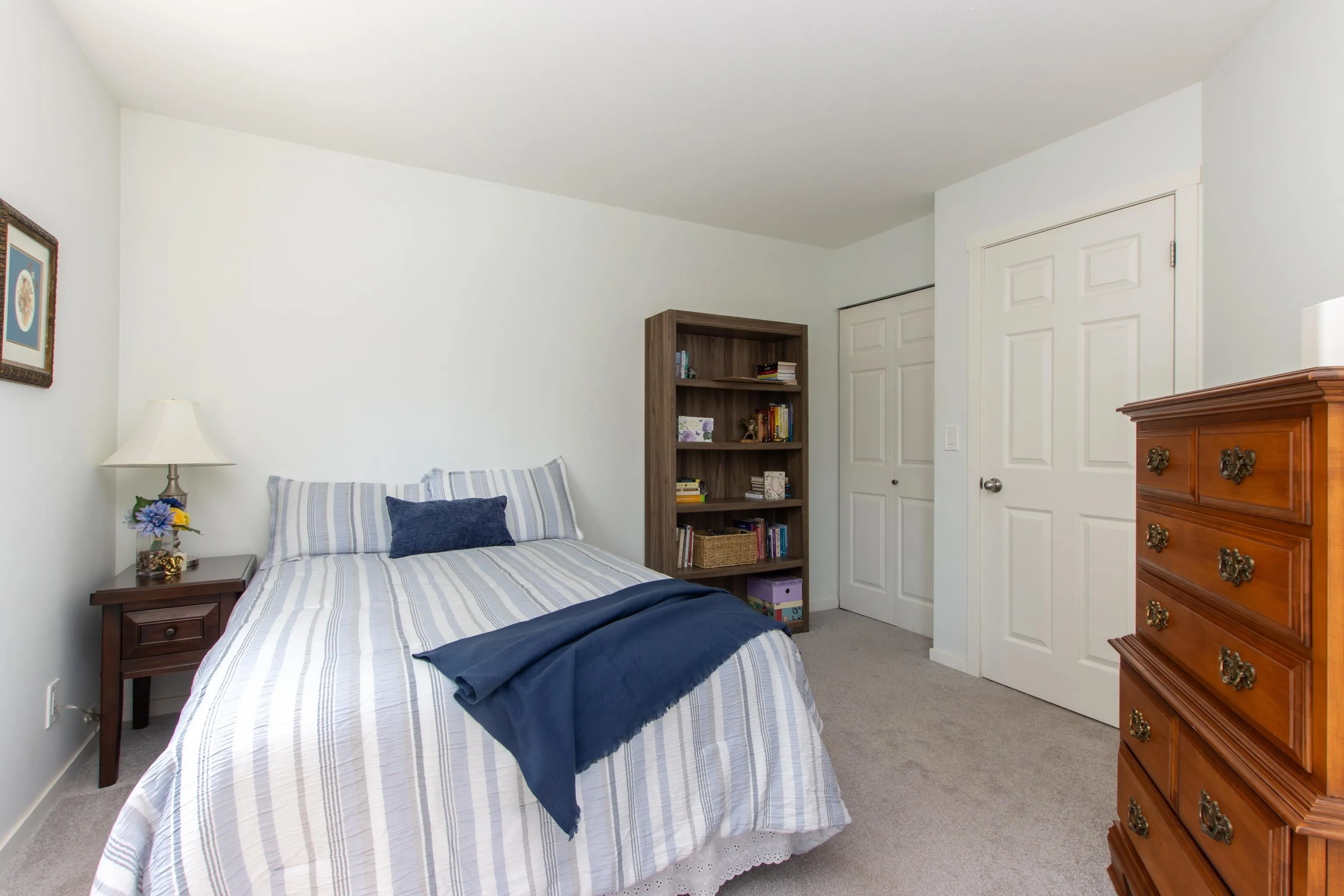 C211 40140 Willow Crescent