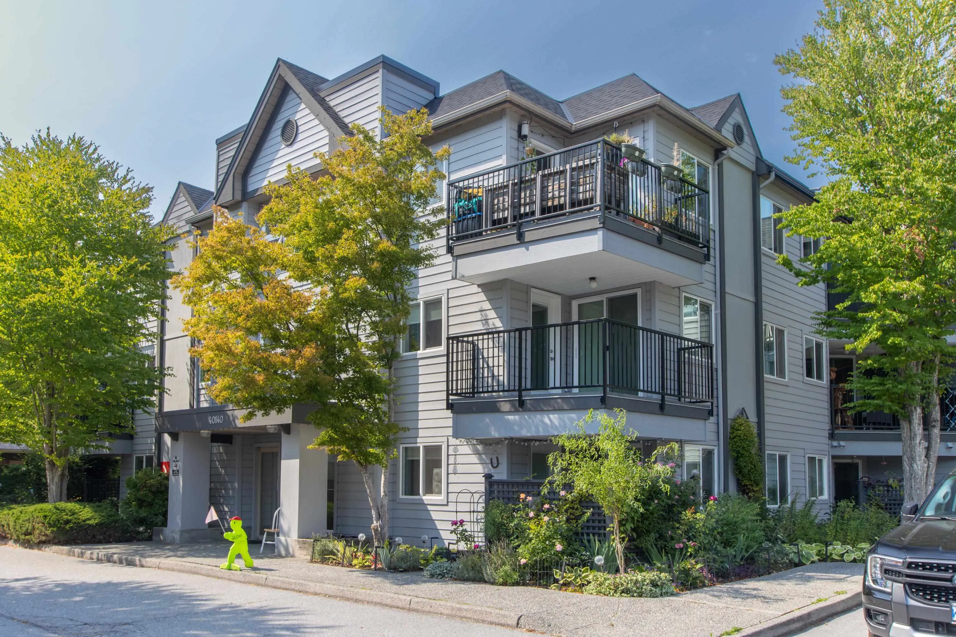 C211 40140 Willow Crescent