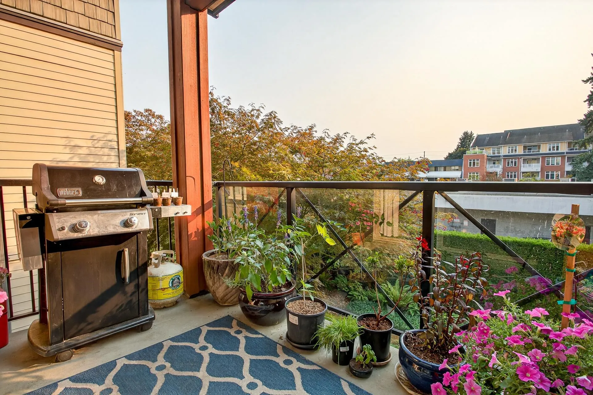 207 2336 Whyte Avenue