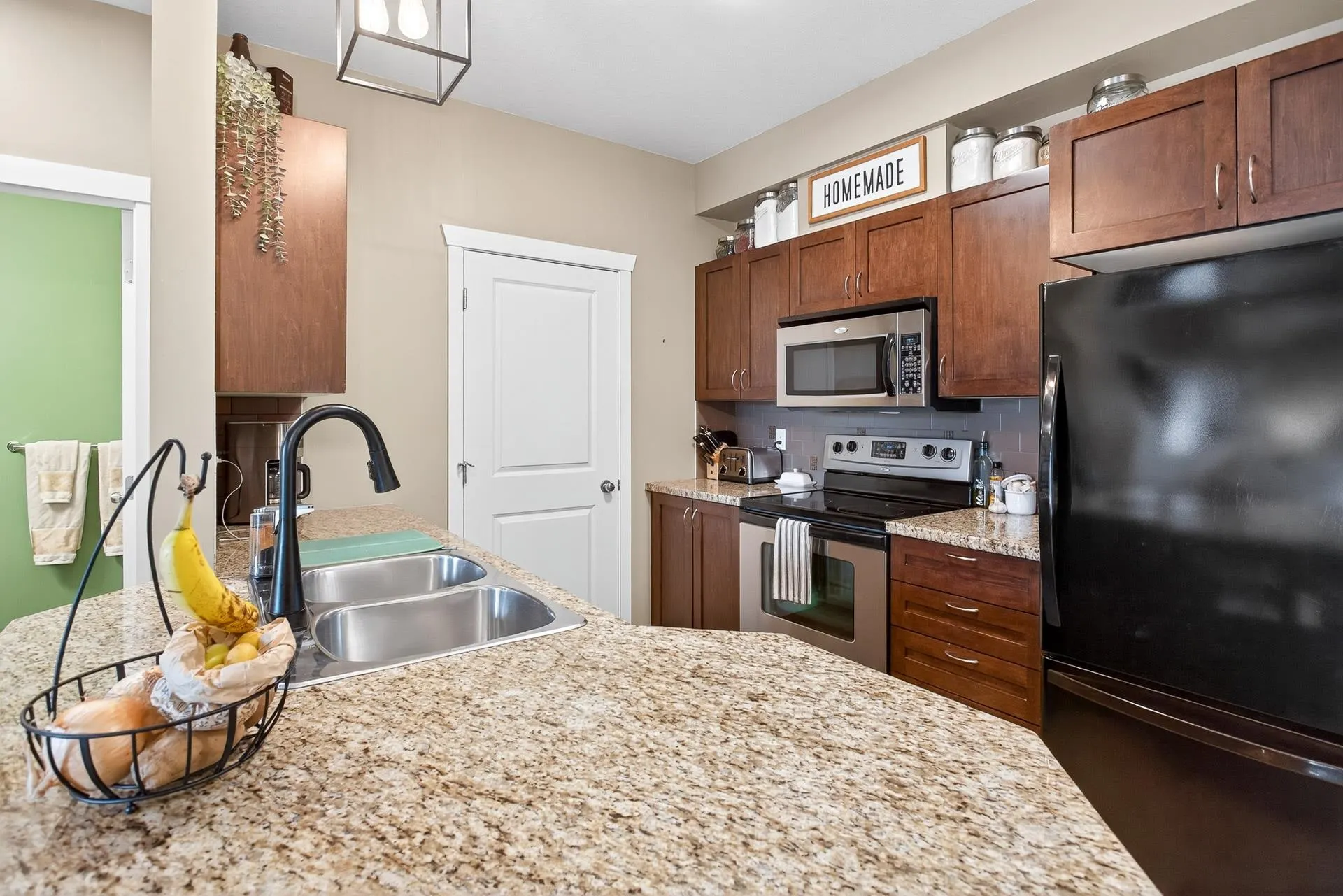 207 2336 Whyte Avenue