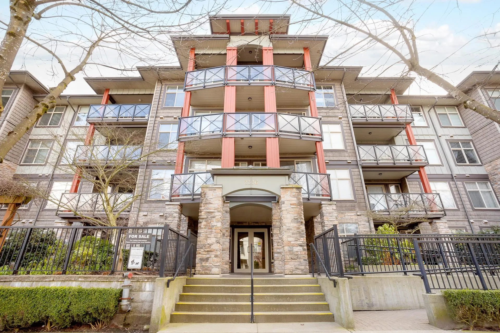 207 2336 Whyte Avenue