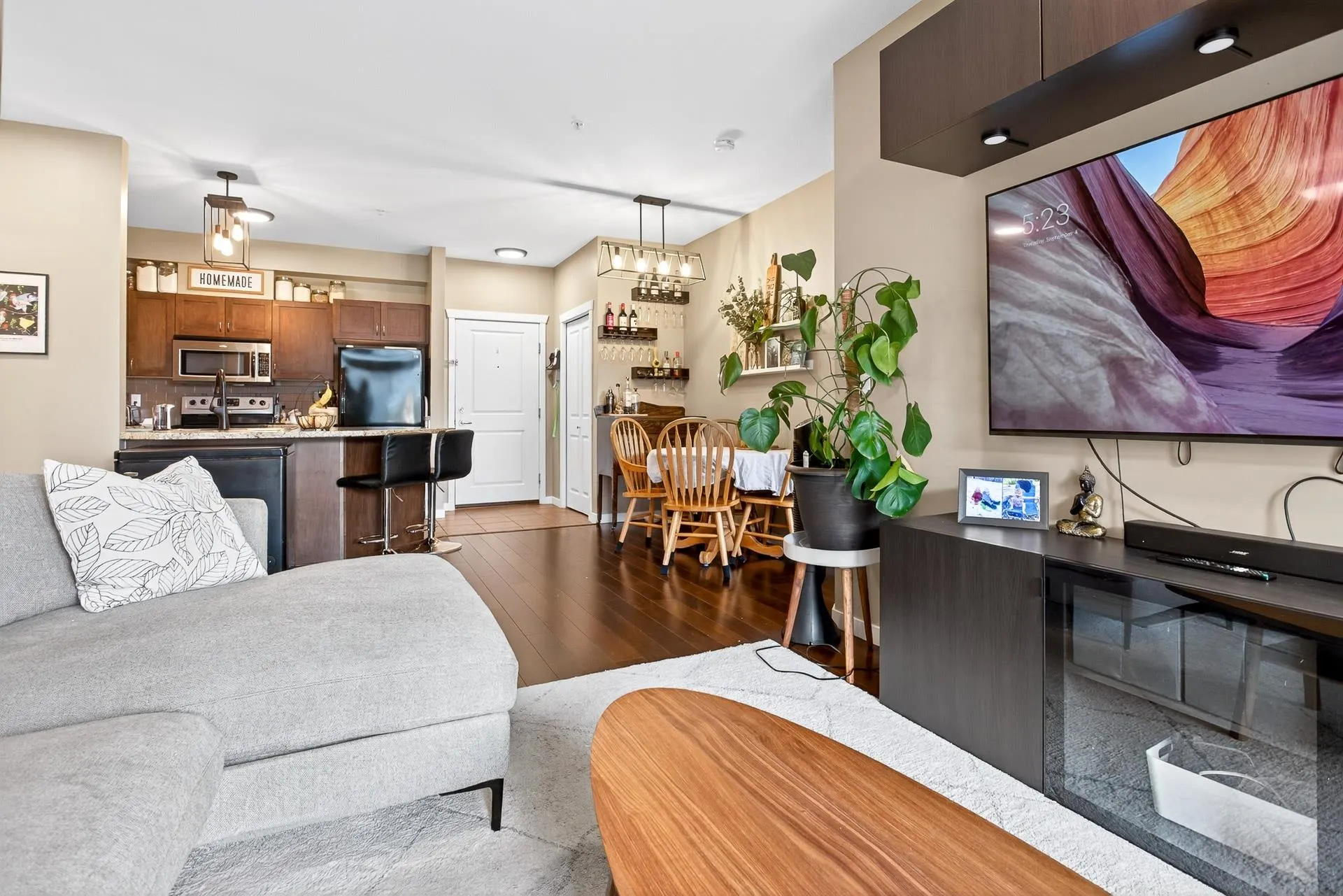 207 2336 Whyte Avenue