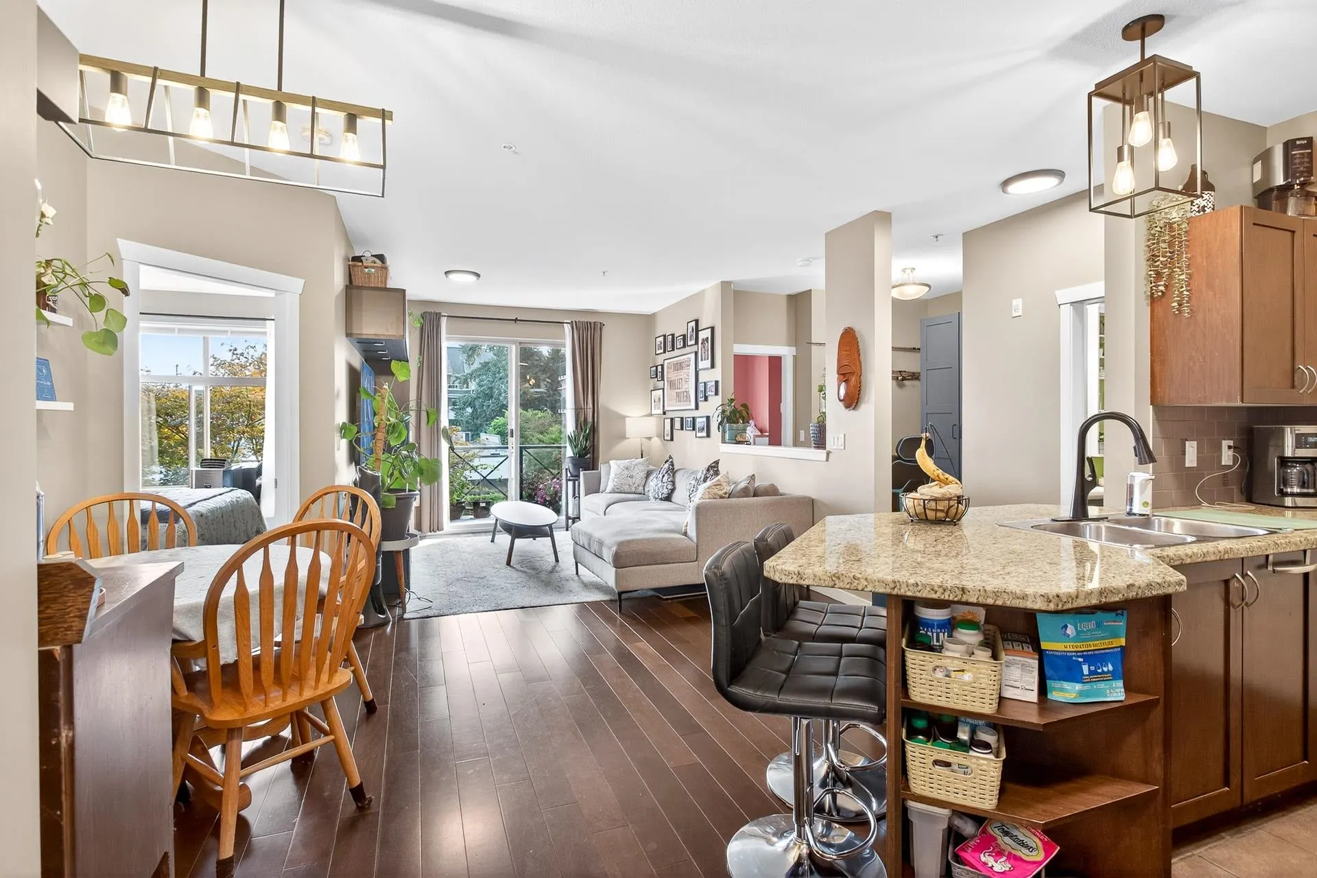 207 2336 Whyte Avenue