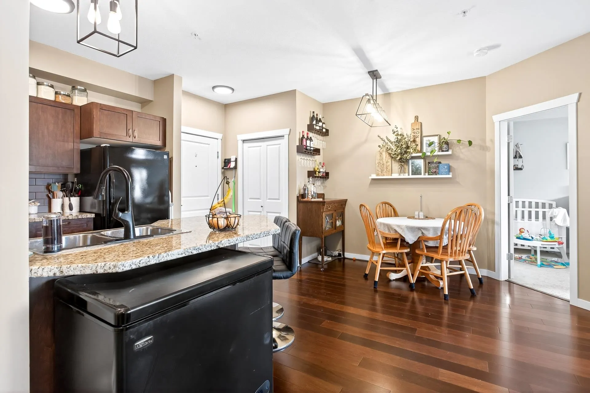 207 2336 Whyte Avenue
