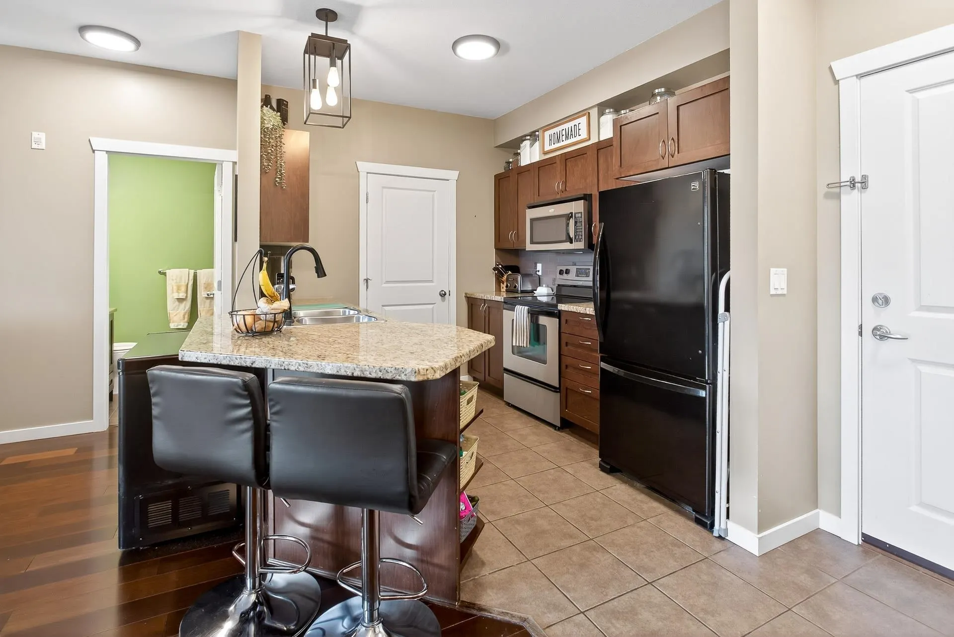 207 2336 Whyte Avenue