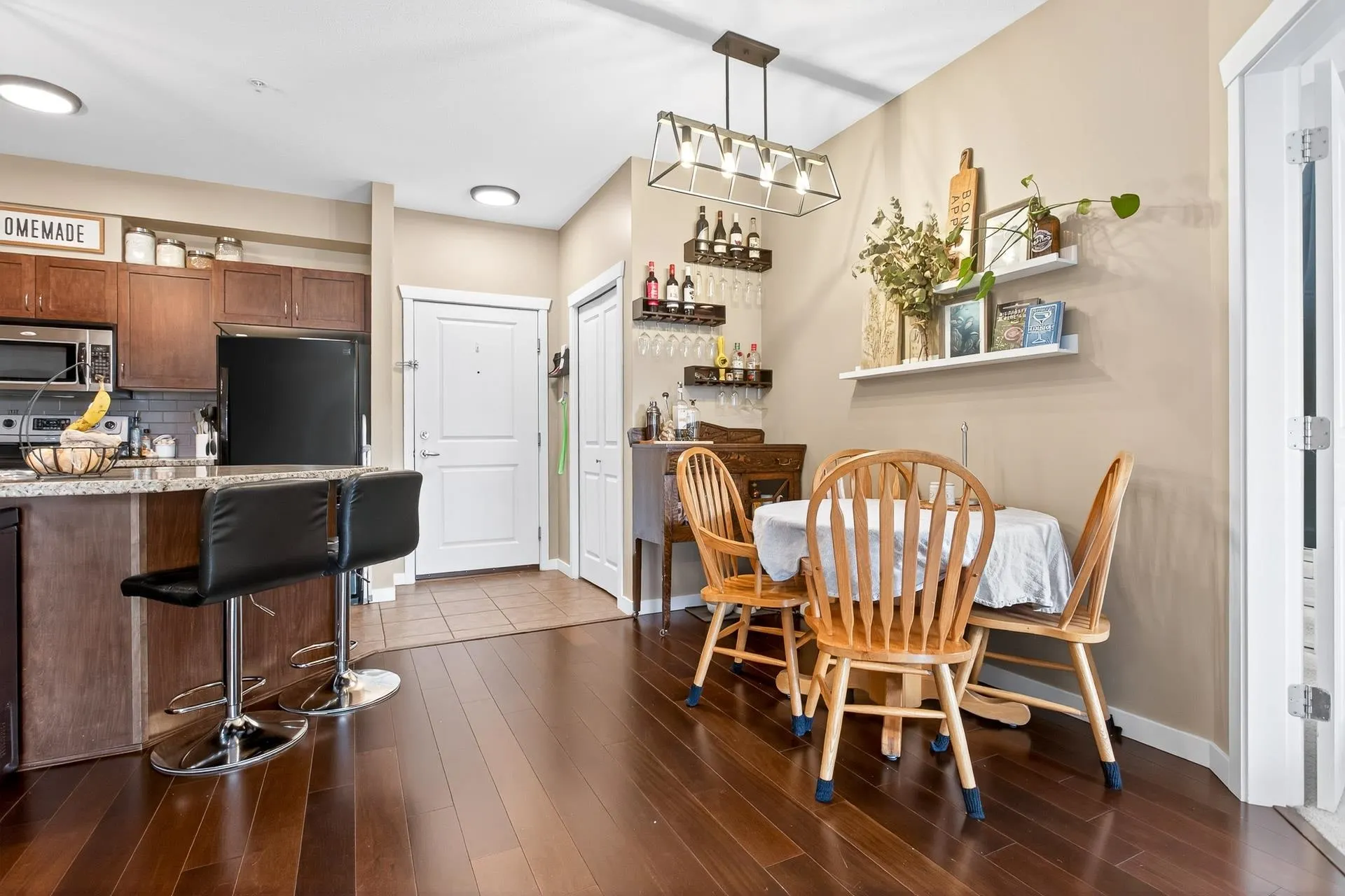 207 2336 Whyte Avenue