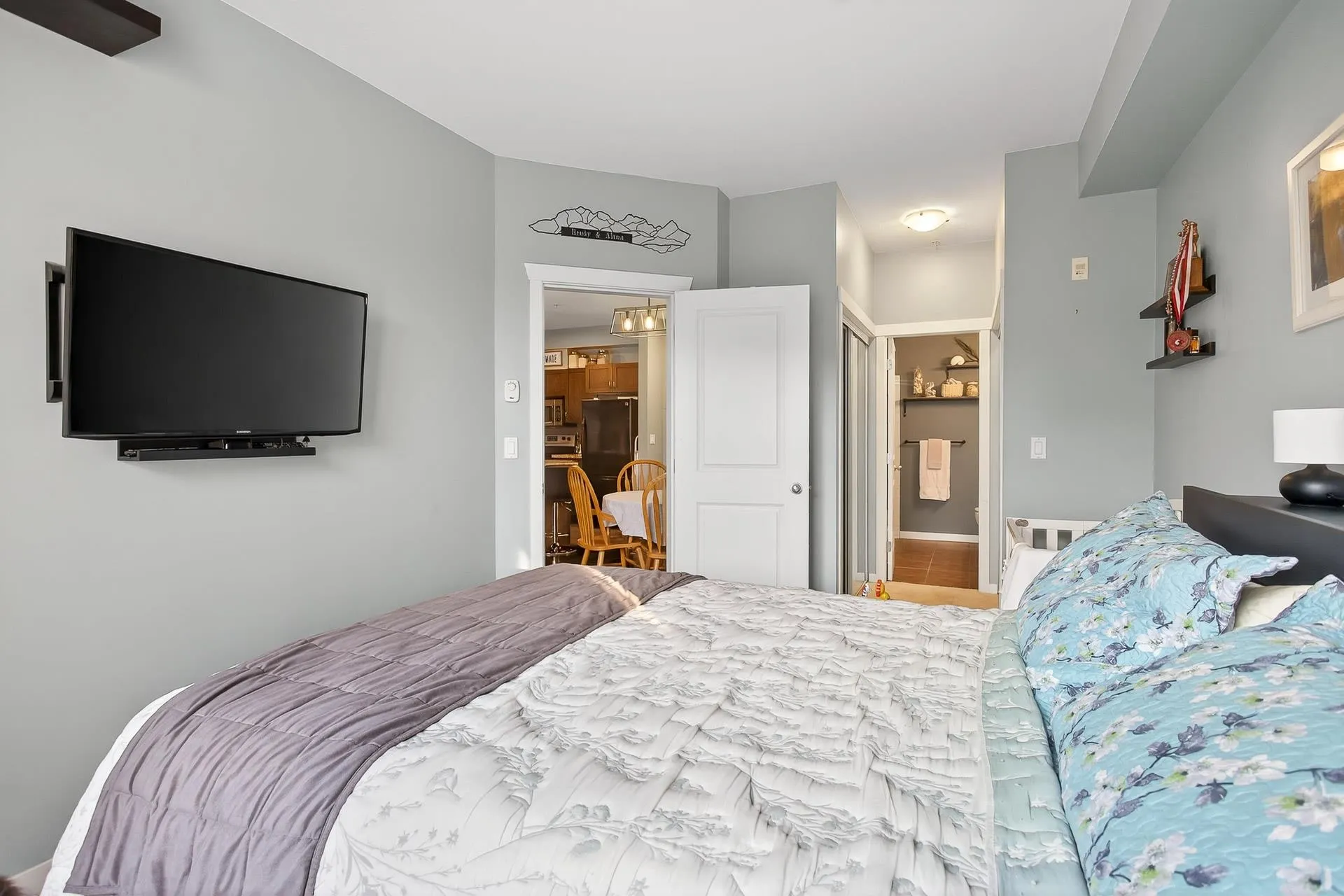 207 2336 Whyte Avenue