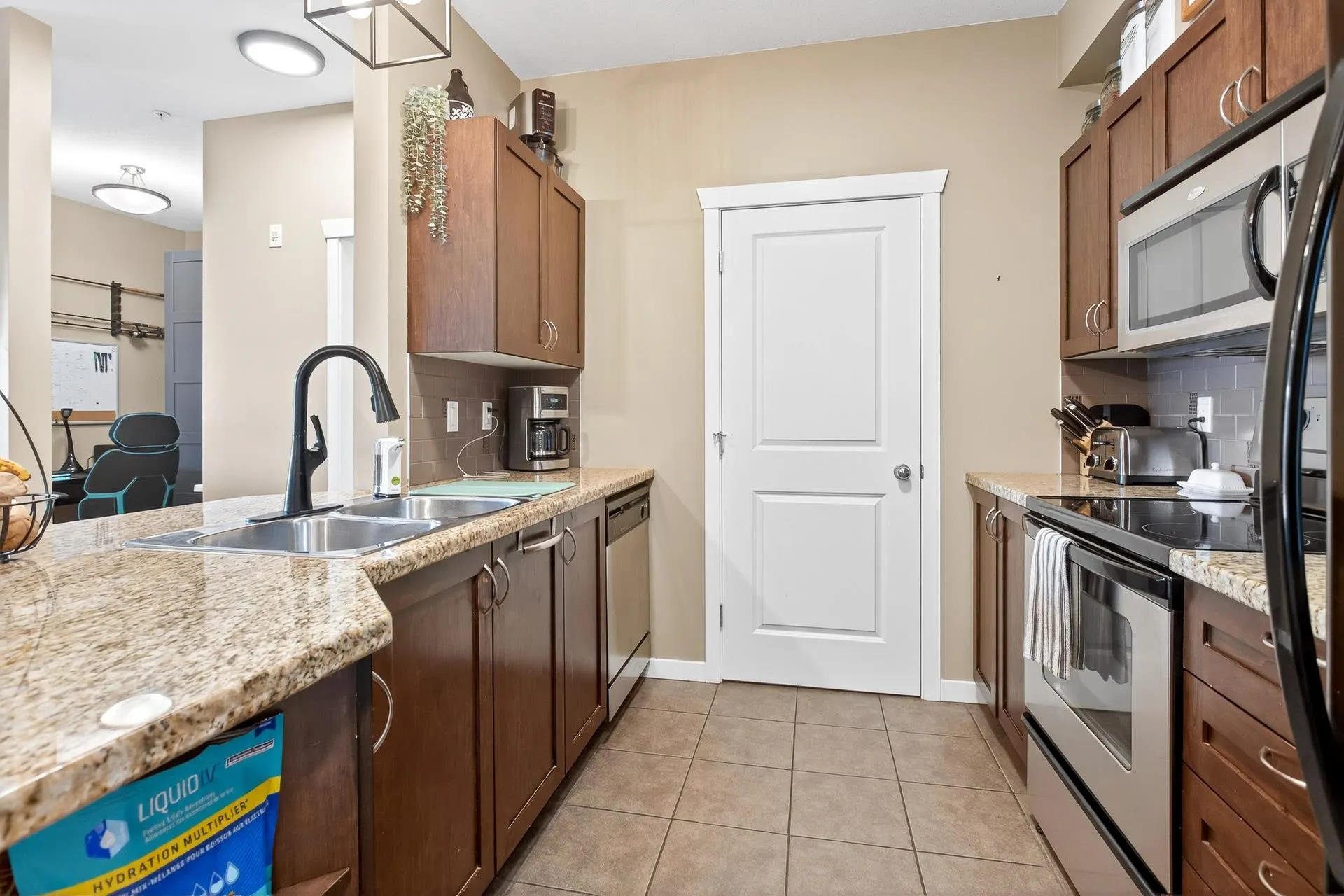 207 2336 Whyte Avenue