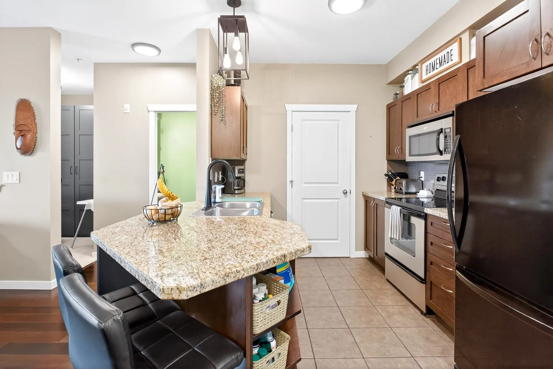 207 2336 Whyte Avenue