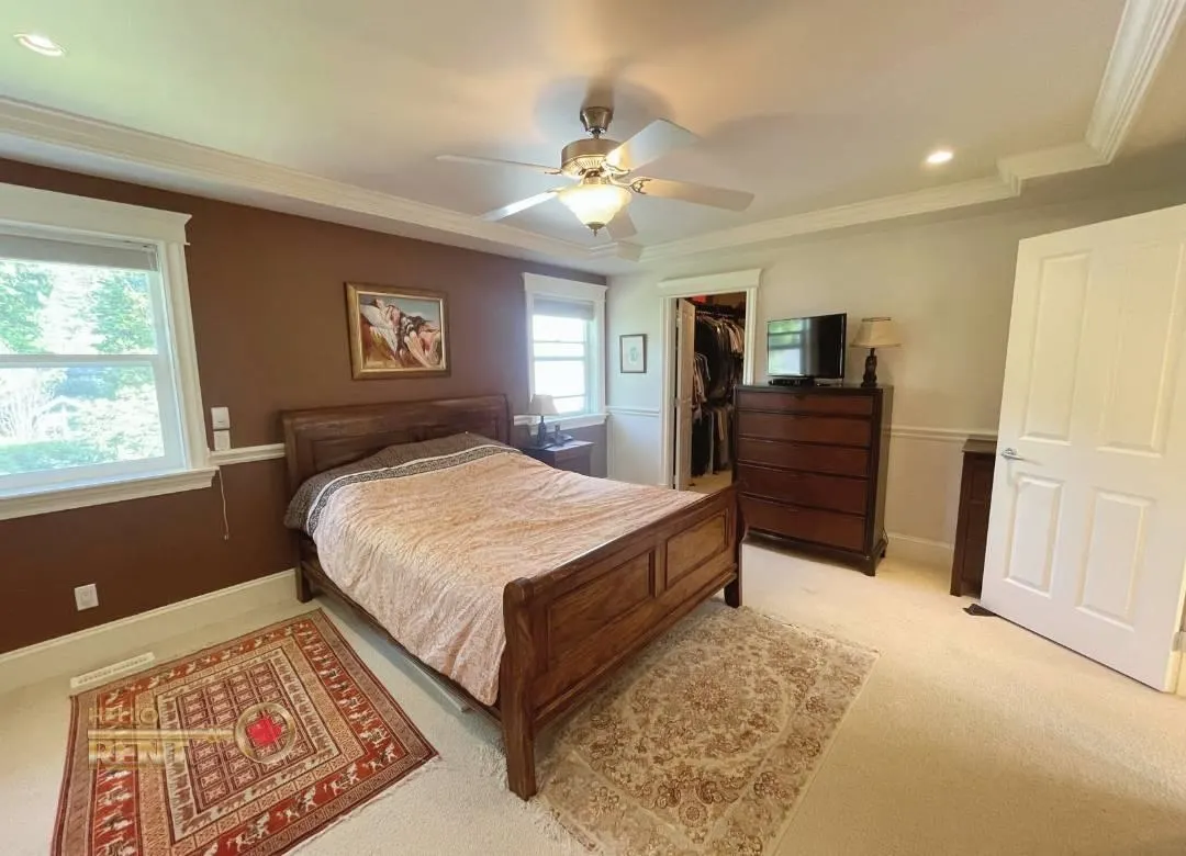 3440 Wellington Crescent