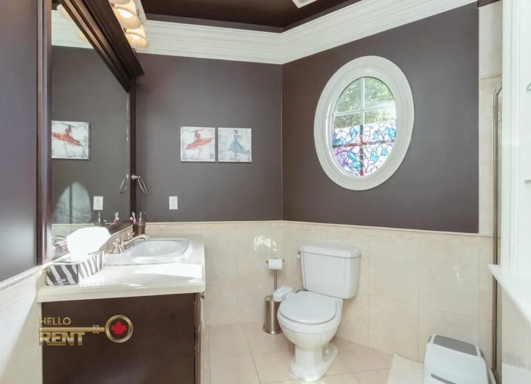 3440 Wellington Crescent