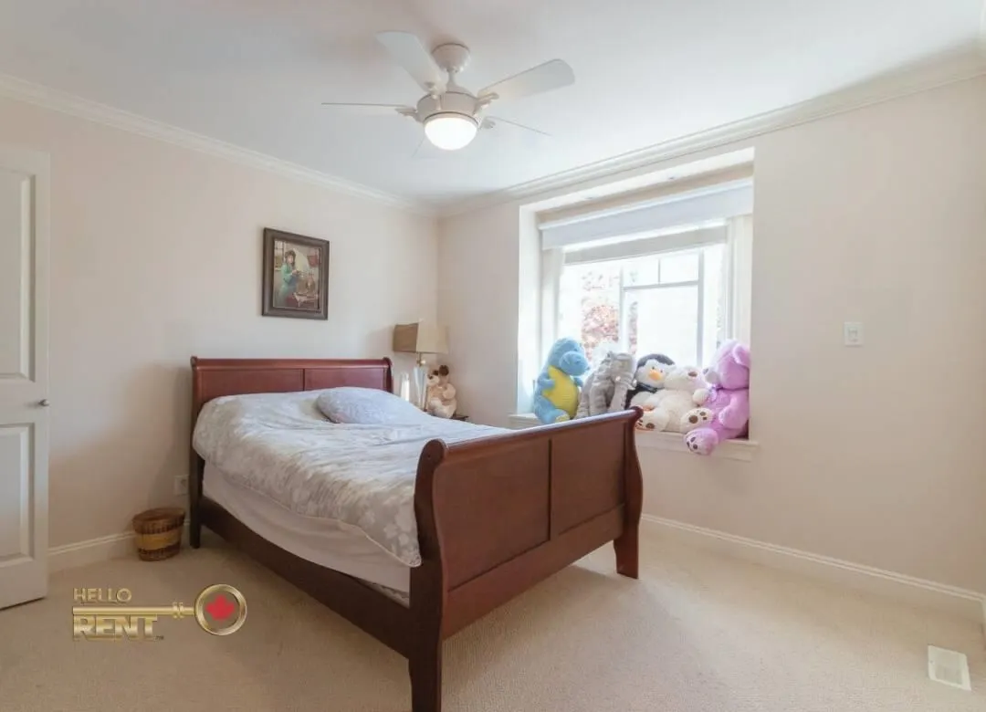3440 Wellington Crescent