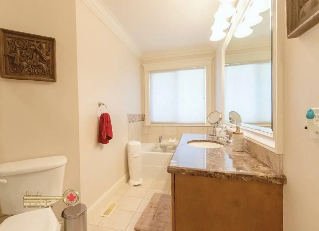 3440 Wellington Crescent