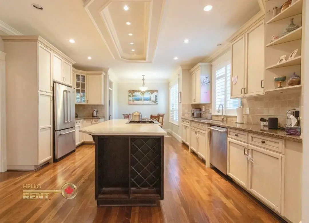 3440 Wellington Crescent