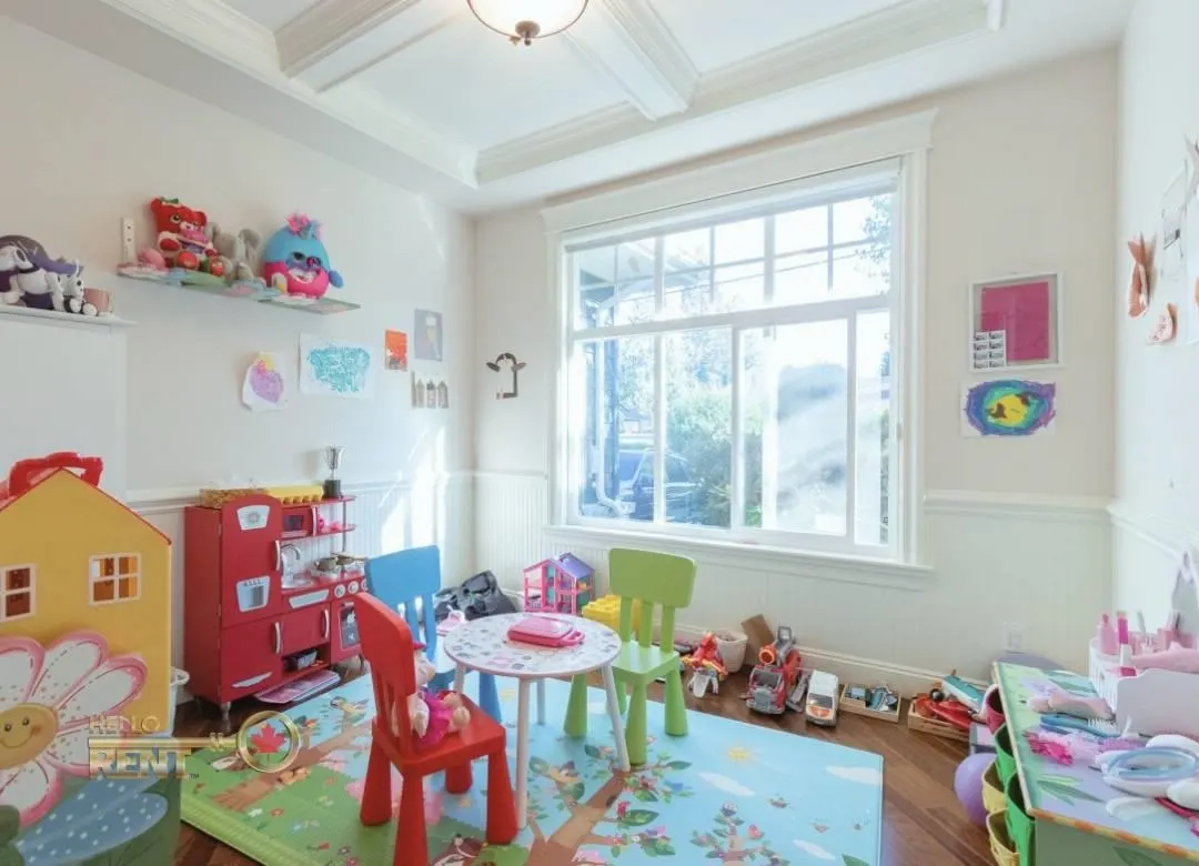 3440 Wellington Crescent