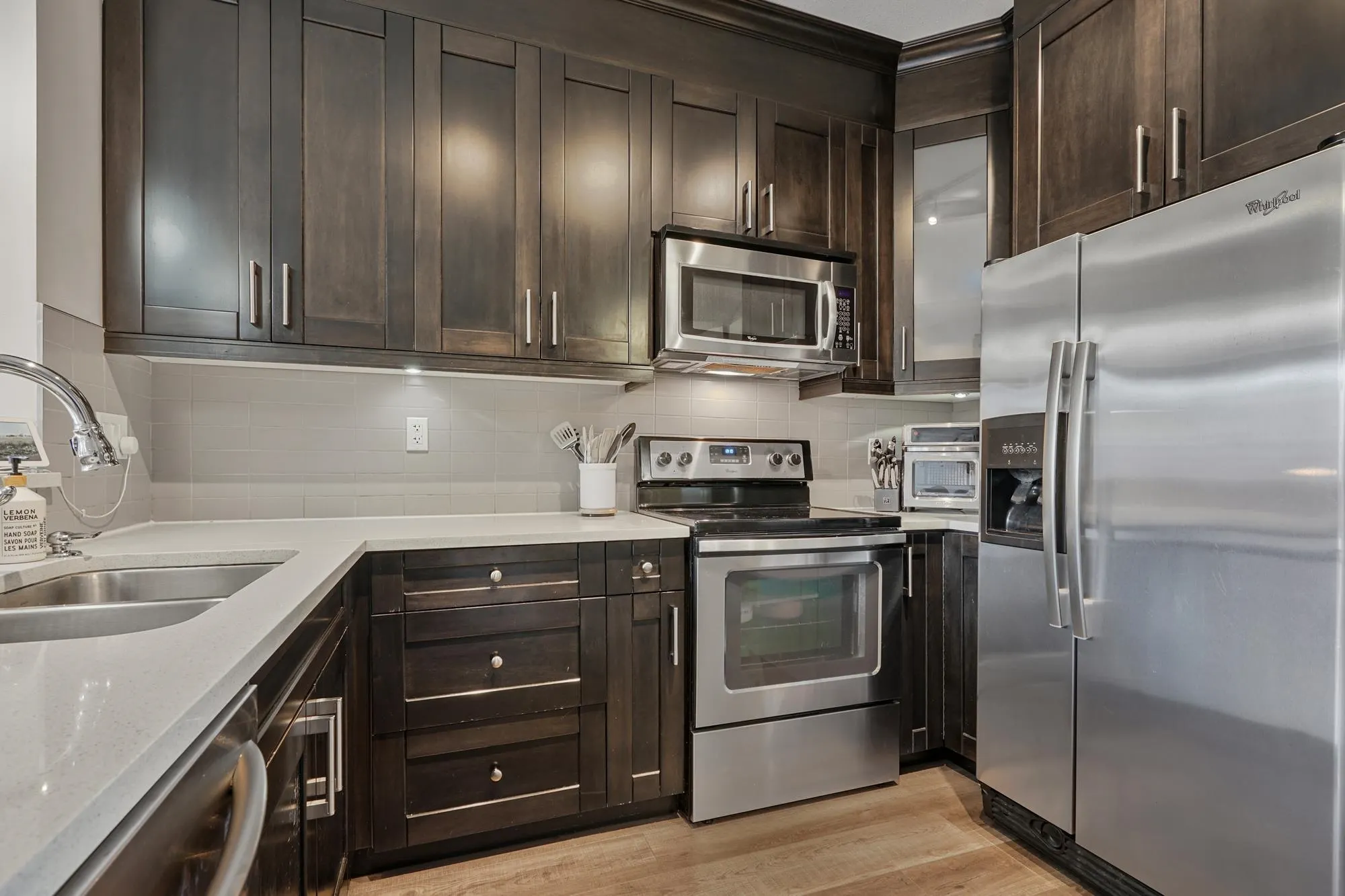 16 2950 Lefeuvre Road
